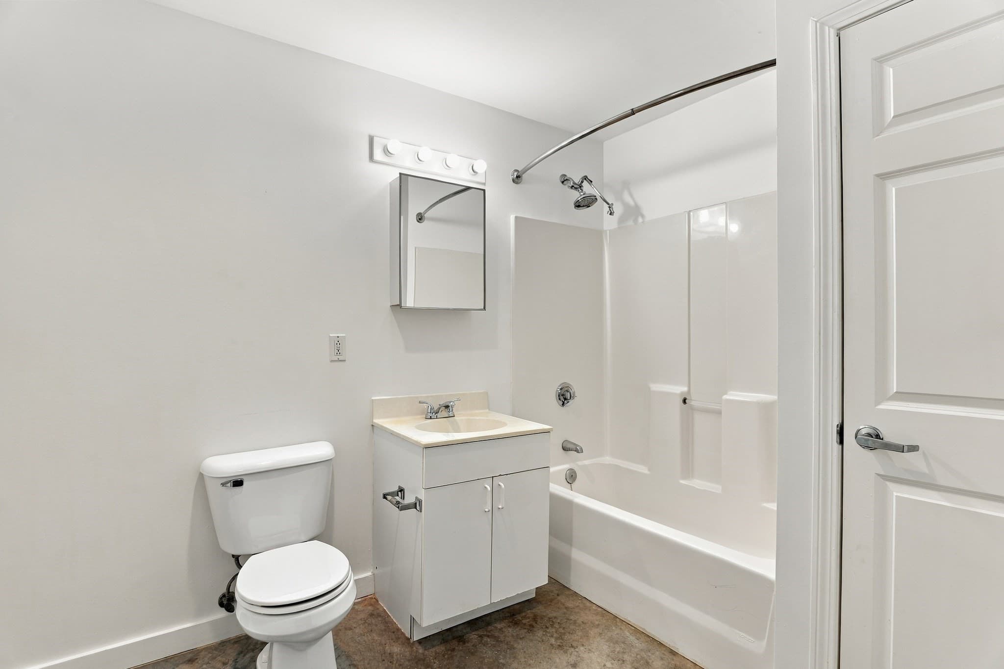 Condominium at 172 Middle Street # 301, Lowell MA 01852, Lowell, photo 31 of 36