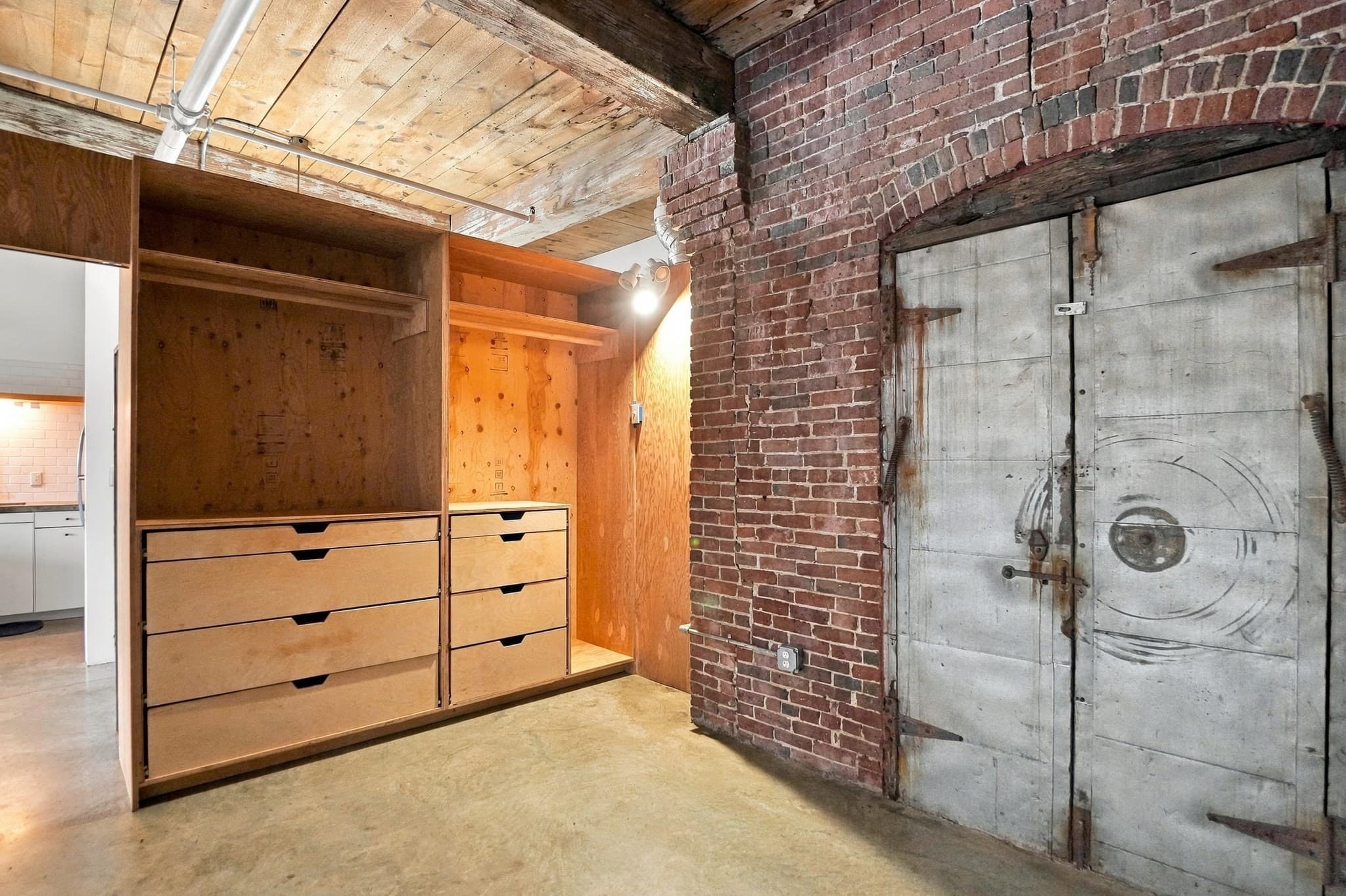 Condominium at 172 Middle Street # 301, Lowell MA 01852, Lowell, photo 8 of 36