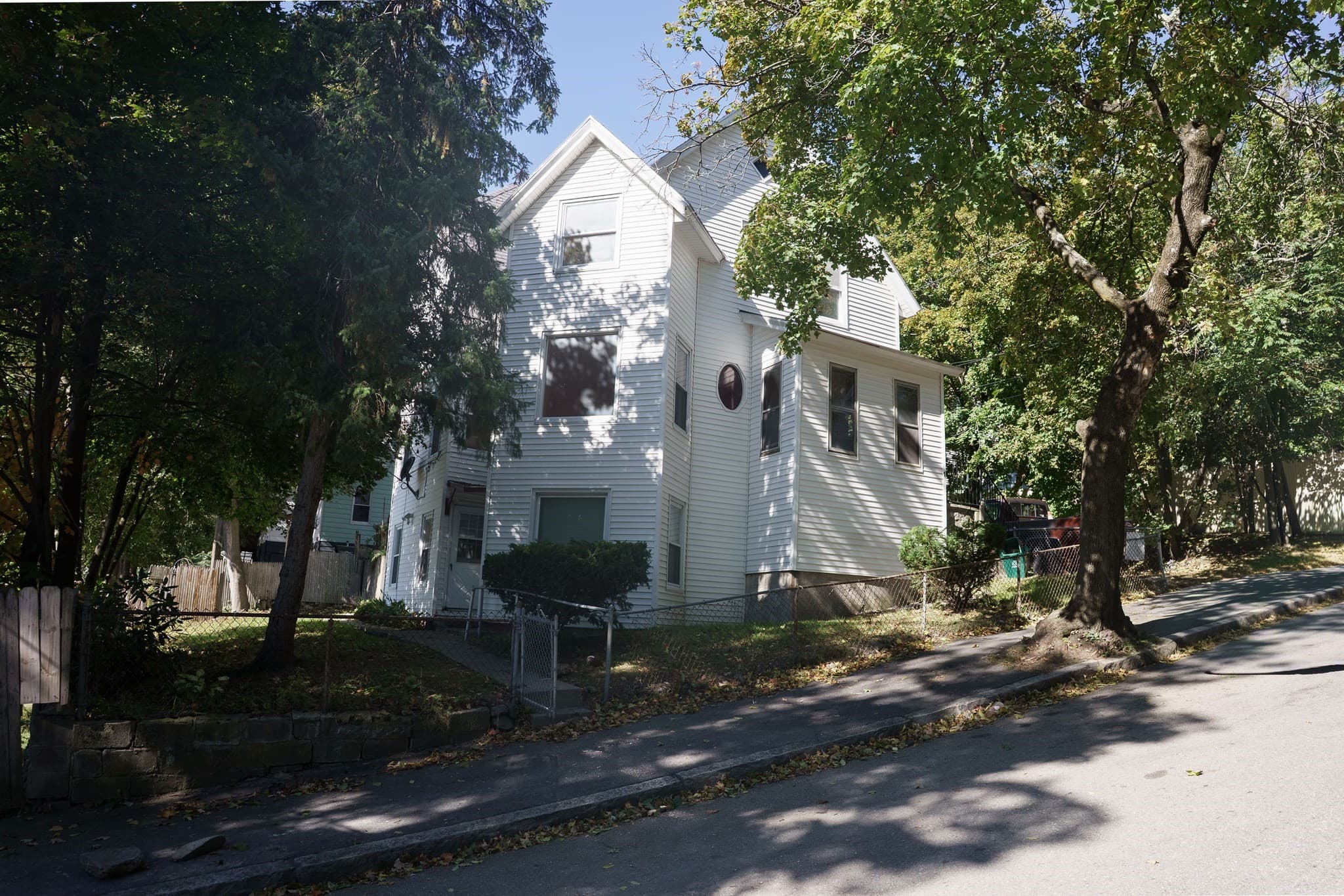 3 Family at 1 Wayne St, Worcester MA 01603, Worcester, photo 30 of 33