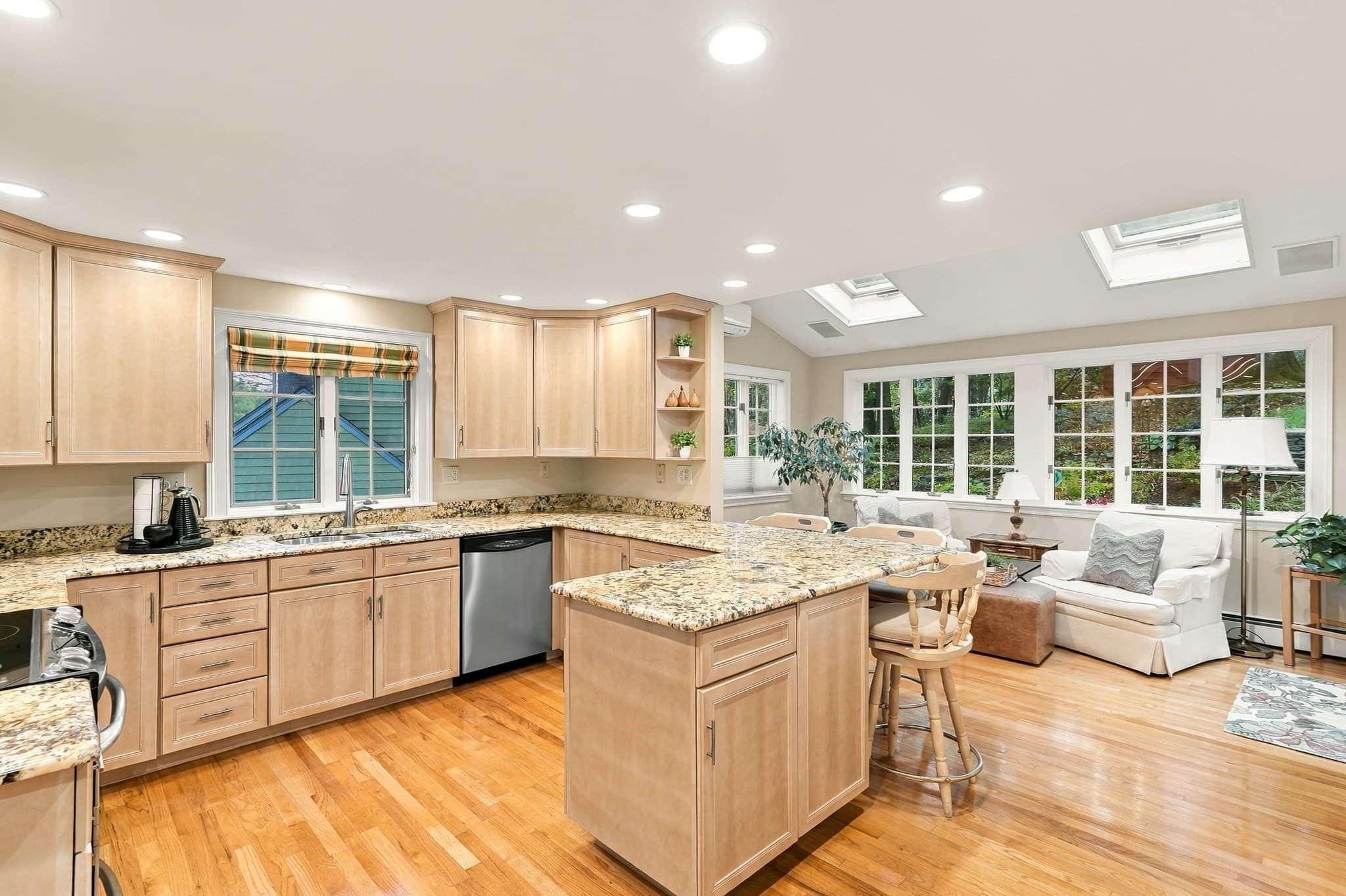 Single Family Residence at 28 Ledgelawn Ave, Lexington MA 02420, Lexington, photo 13 of 42