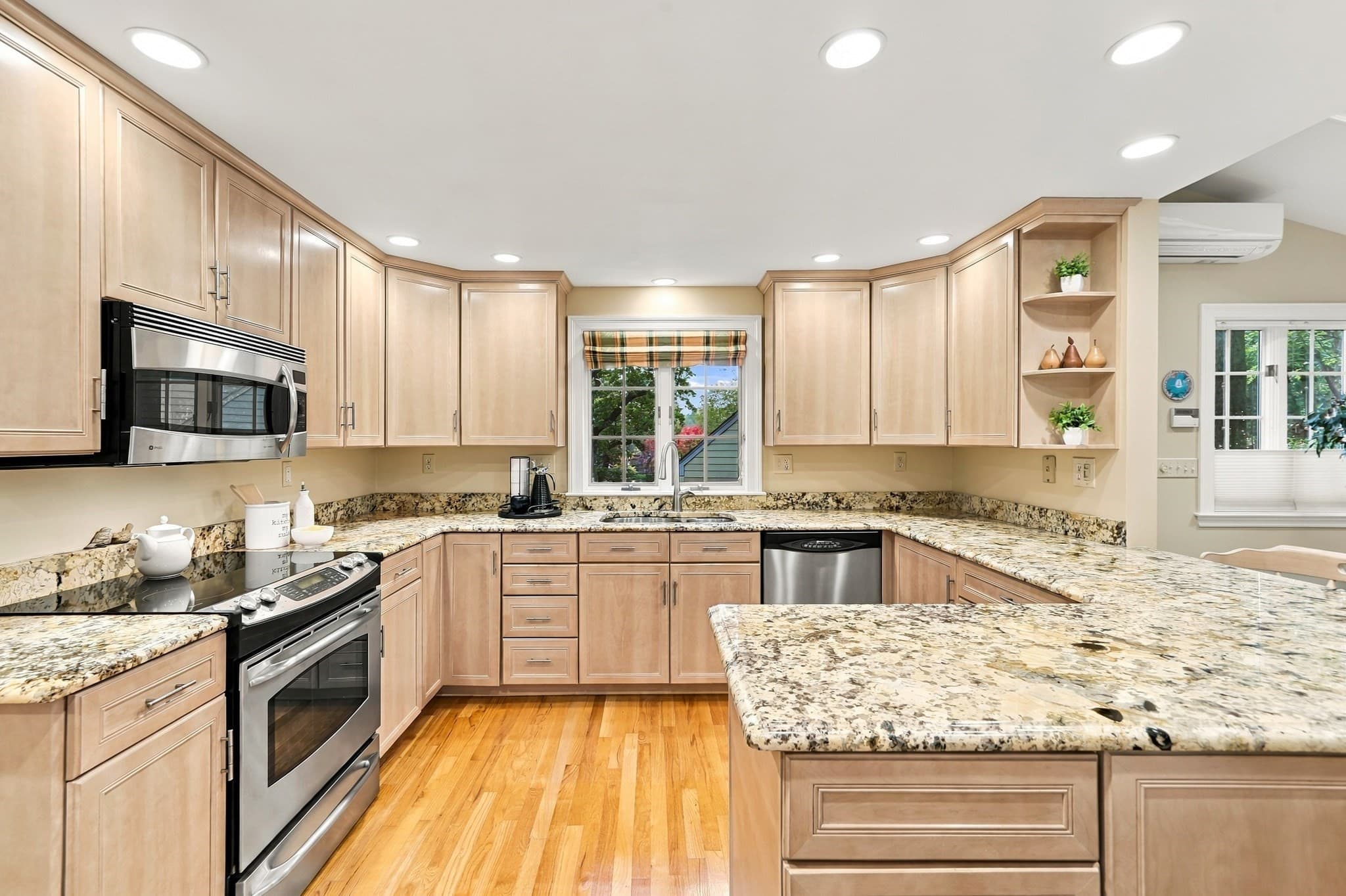 Single Family Residence at 28 Ledgelawn Ave, Lexington MA 02420, Lexington, photo 14 of 42