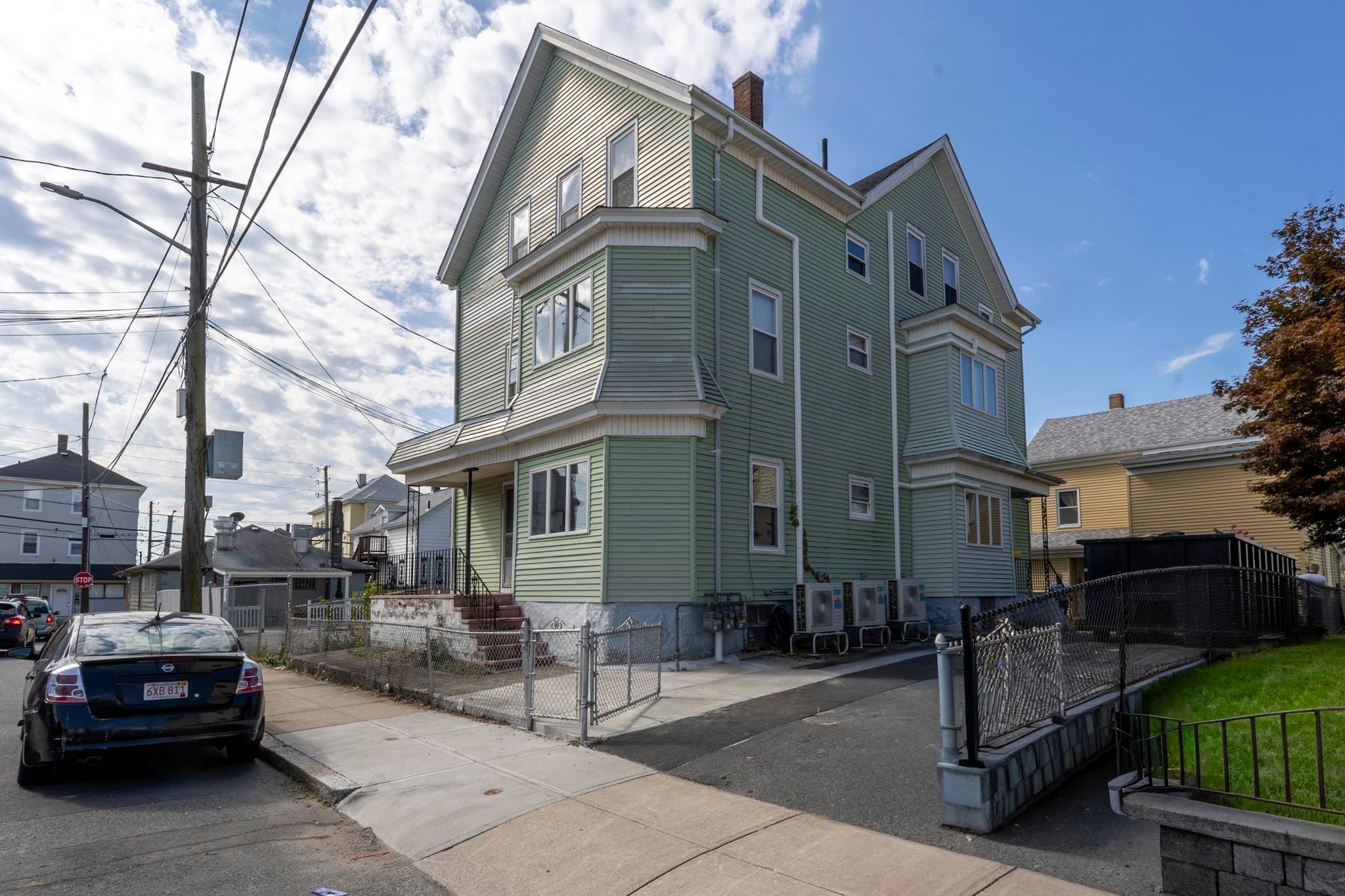 5+ Family - 5+ Units Up/Down at 225 Haffards St, Fall River MA 02723, Fall River, photo 2 of 37