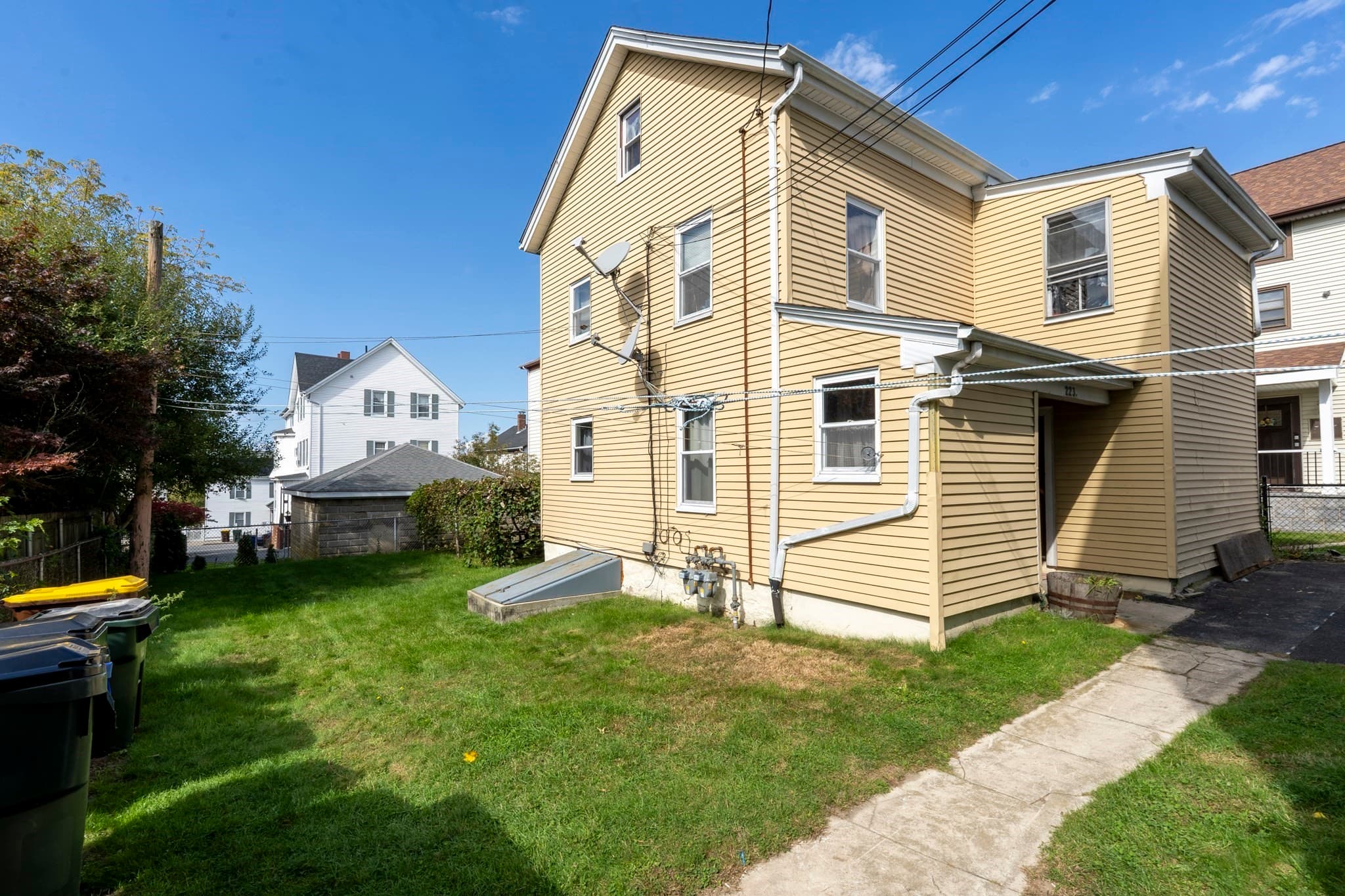 5+ Family - 5+ Units Up/Down at 225 Haffards St, Fall River MA 02723, Fall River, photo 5 of 37