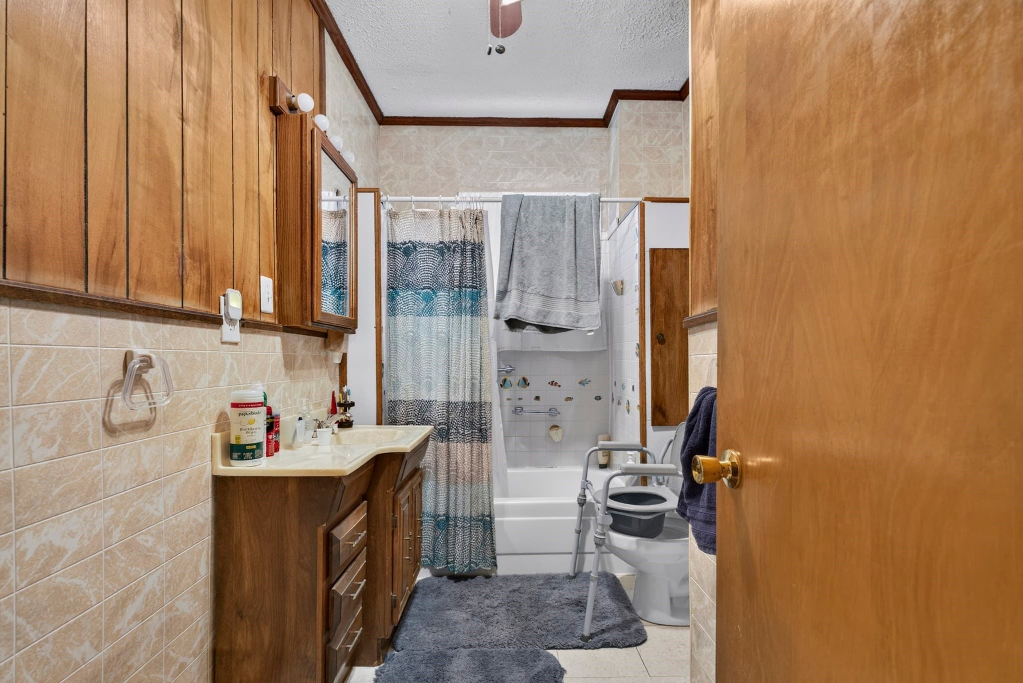 5+ Family - 5+ Units Up/Down at 225 Haffards St, Fall River MA 02723, Fall River, photo 15 of 37