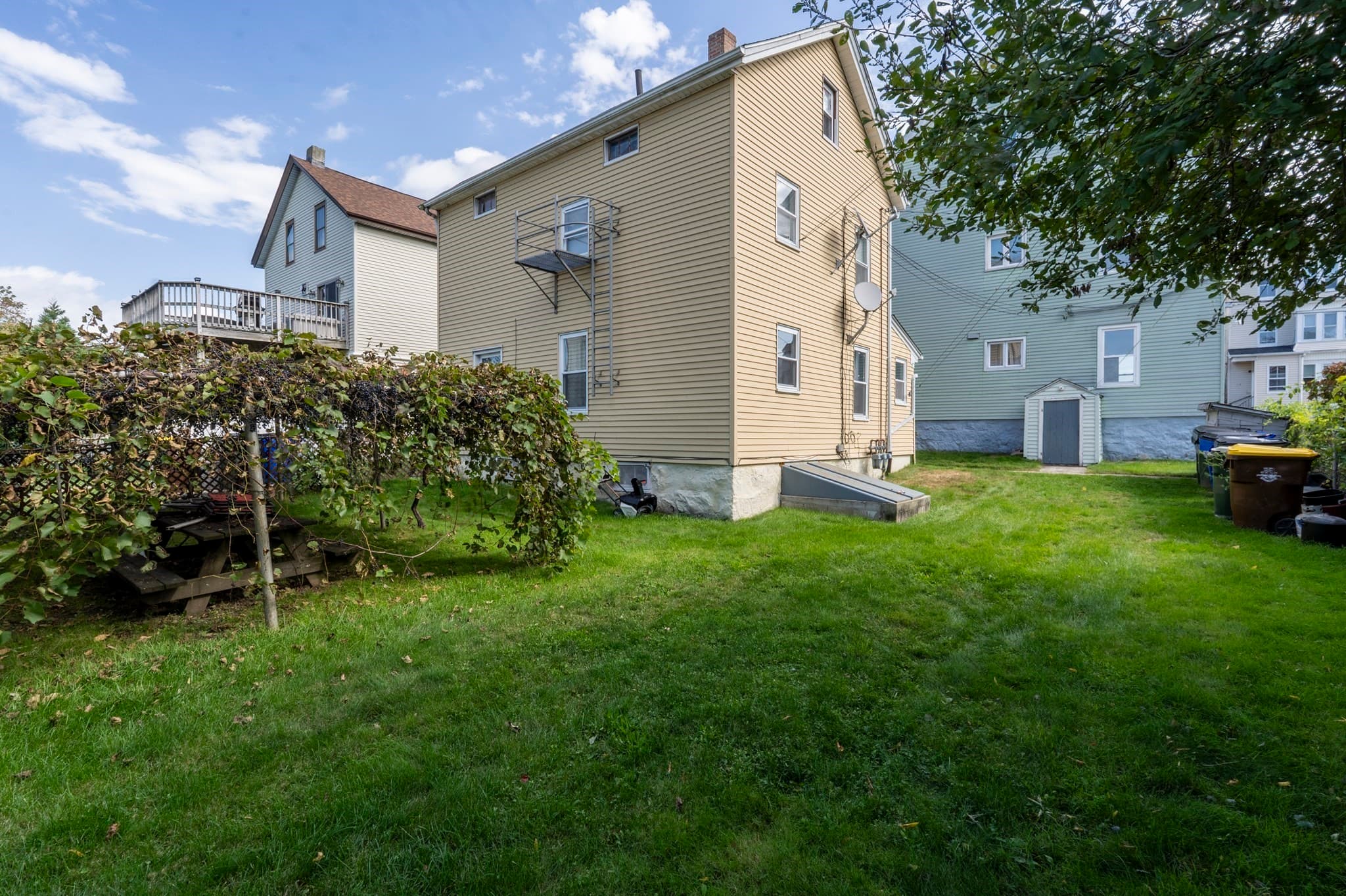 5+ Family - 5+ Units Up/Down at 225 Haffards St, Fall River MA 02723, Fall River, photo 4 of 37
