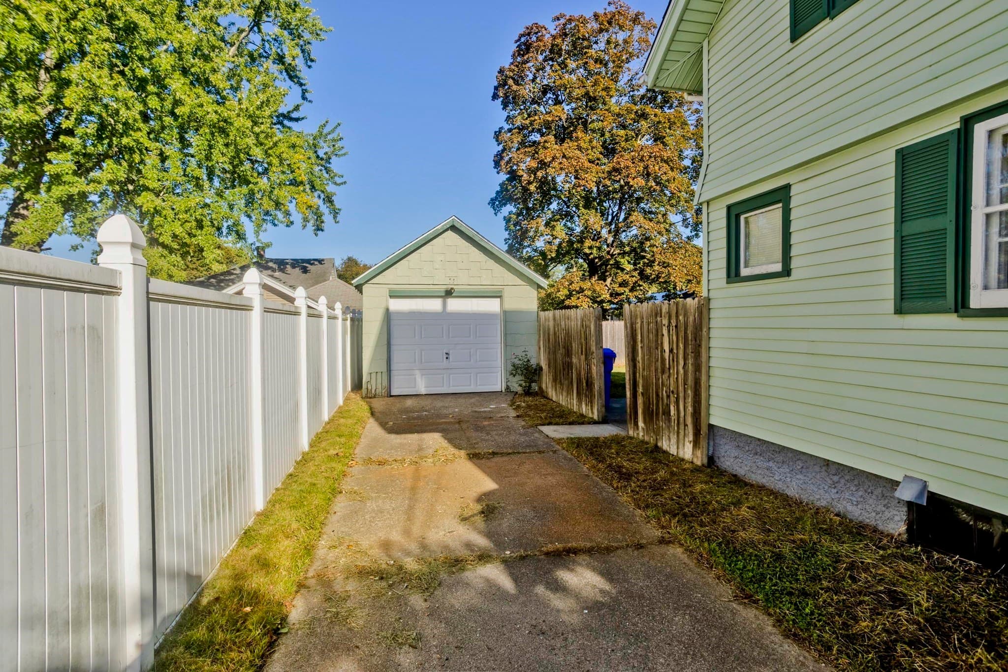 Single Family Residence at 276 Tremont St, Springfield MA 01104, Springfield, photo 20 of 24