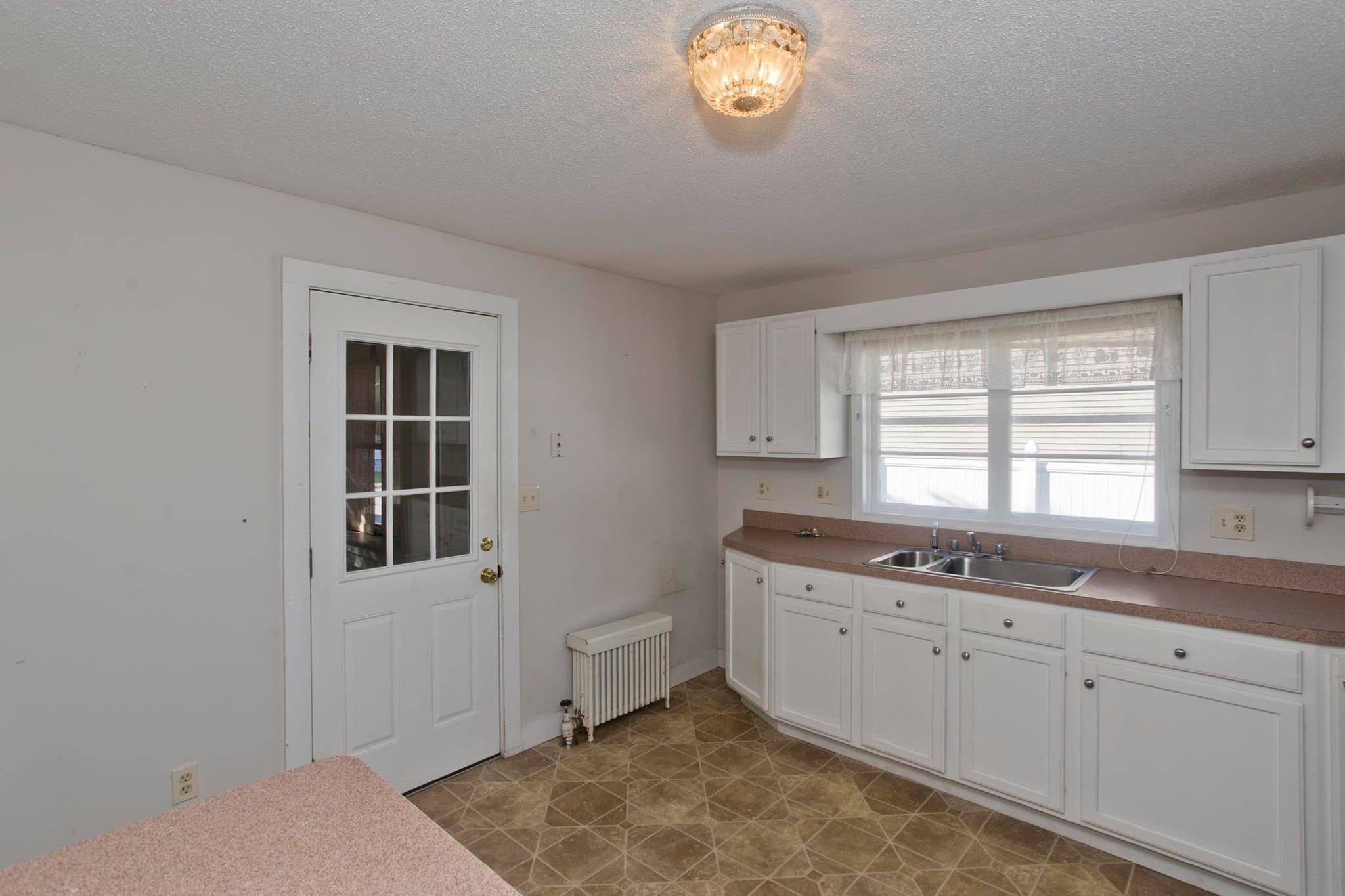 Single Family Residence at 276 Tremont St, Springfield MA 01104, Springfield, photo 4 of 24