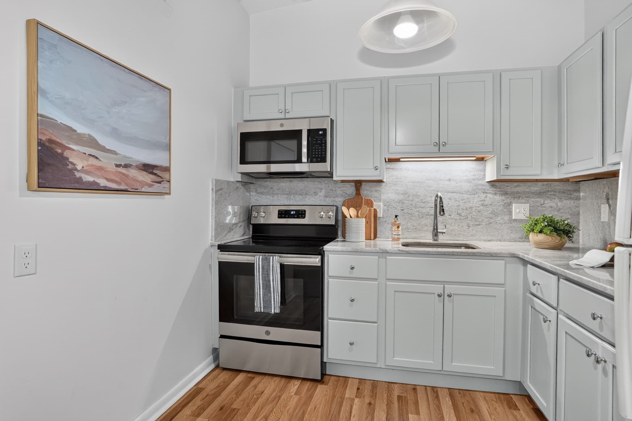 Condominium at 74 Beach St # 12, Woburn MA 01801, Woburn, photo 4 of 9