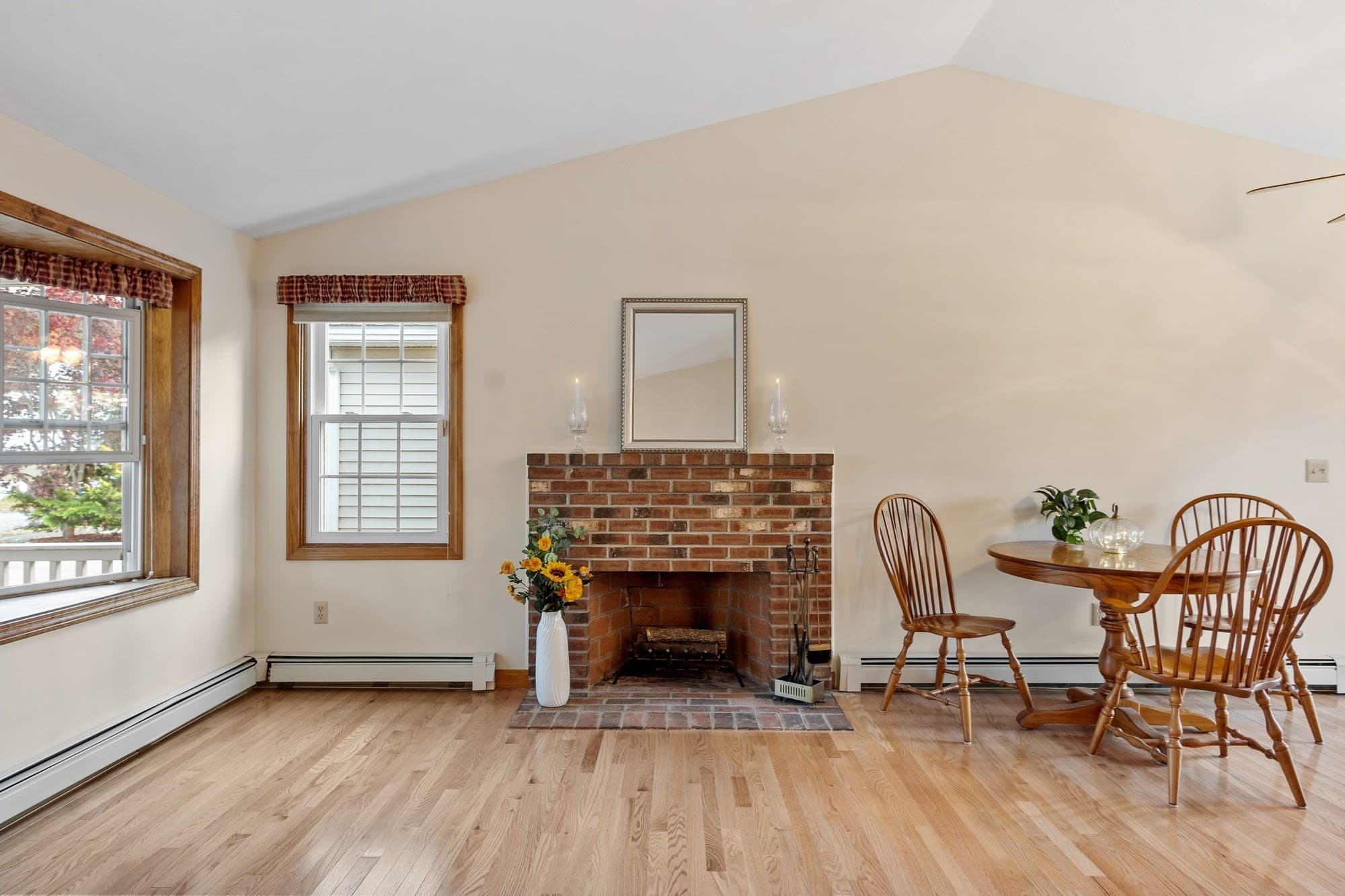 Single Family Residence at 122 Century Way, Gardner MA 01440, photo 6 of 42