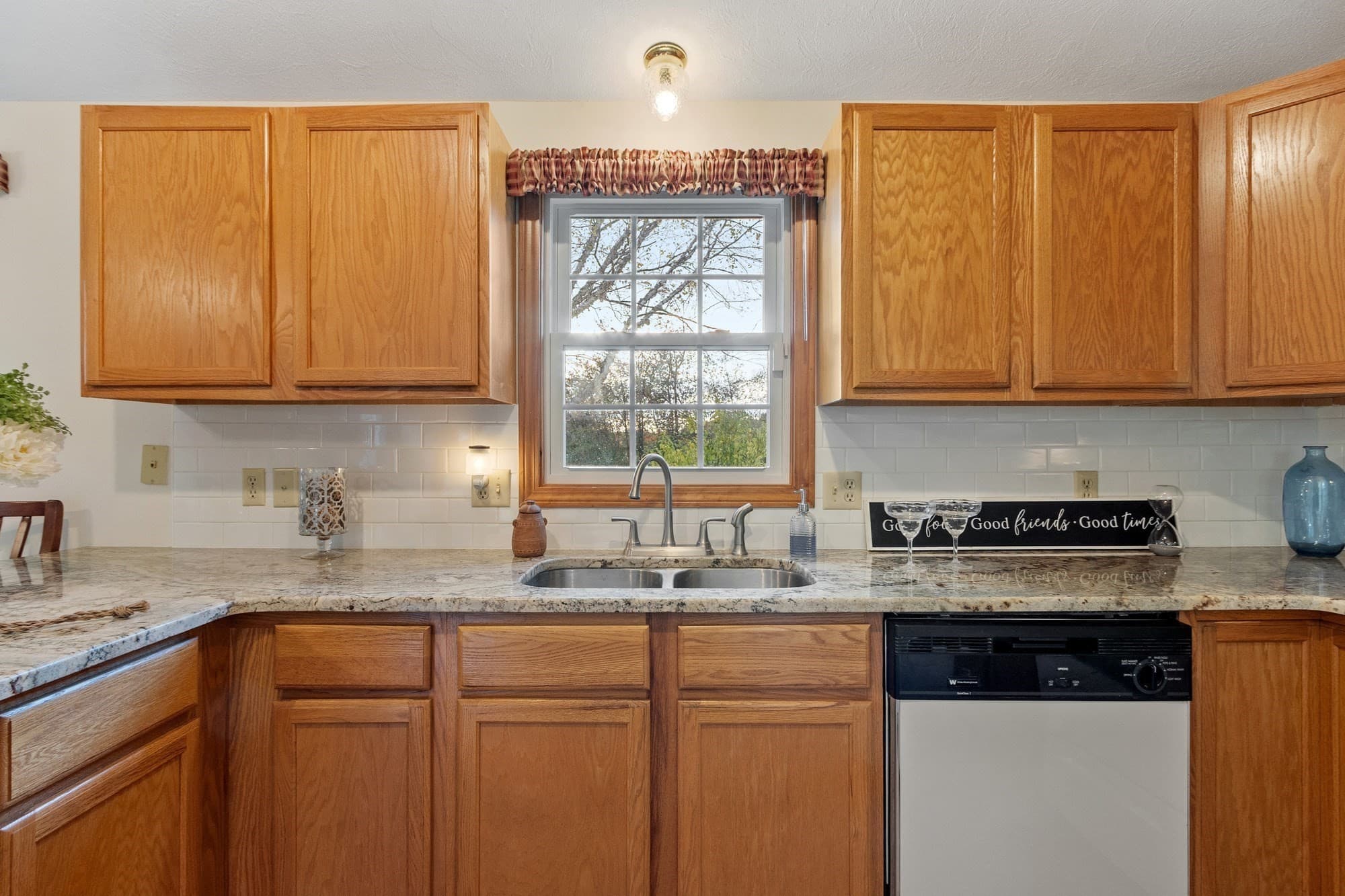 Single Family Residence at 122 Century Way, Gardner MA 01440, photo 12 of 42