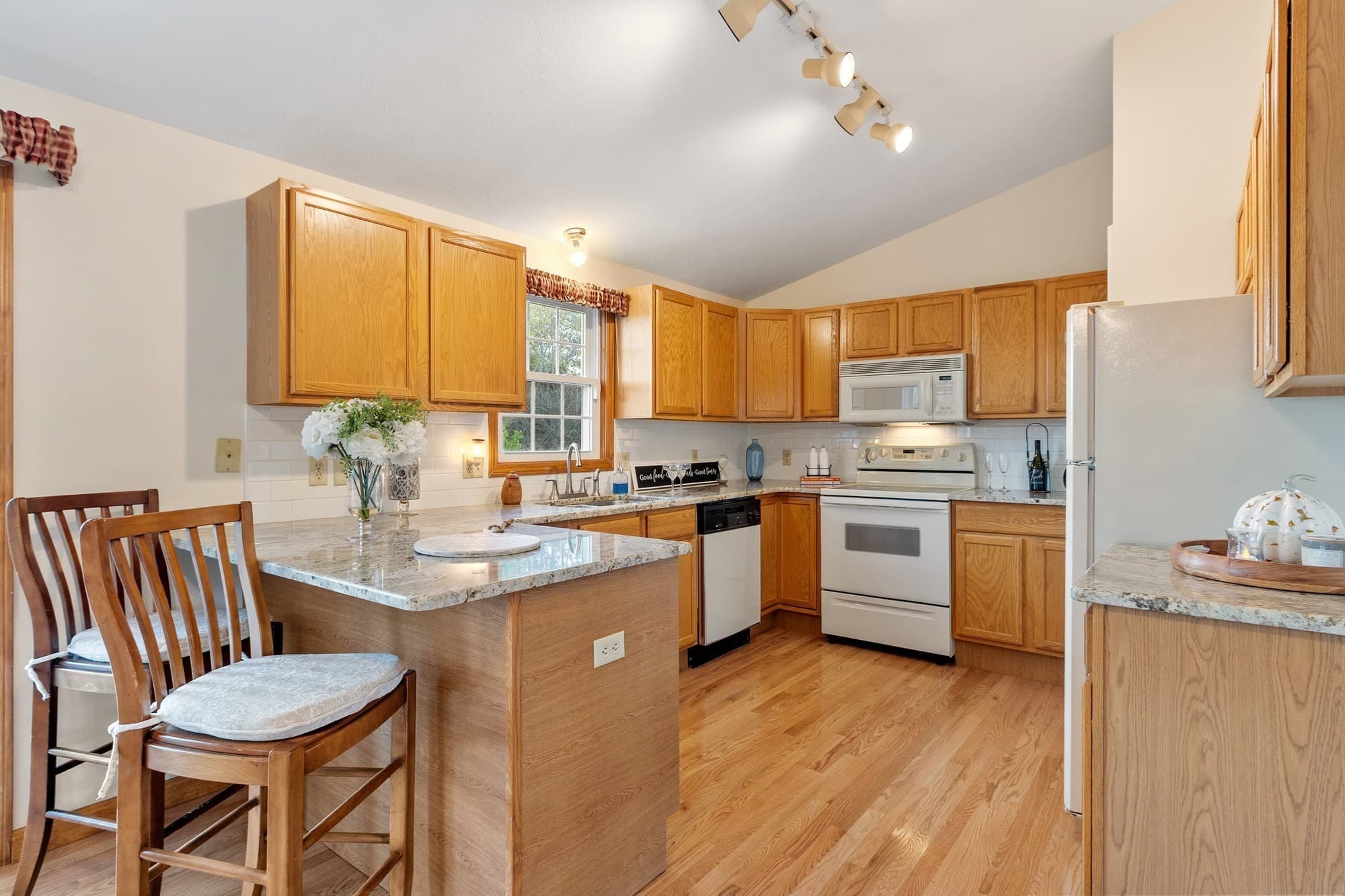 Single Family Residence at 122 Century Way, Gardner MA 01440, photo 10 of 42