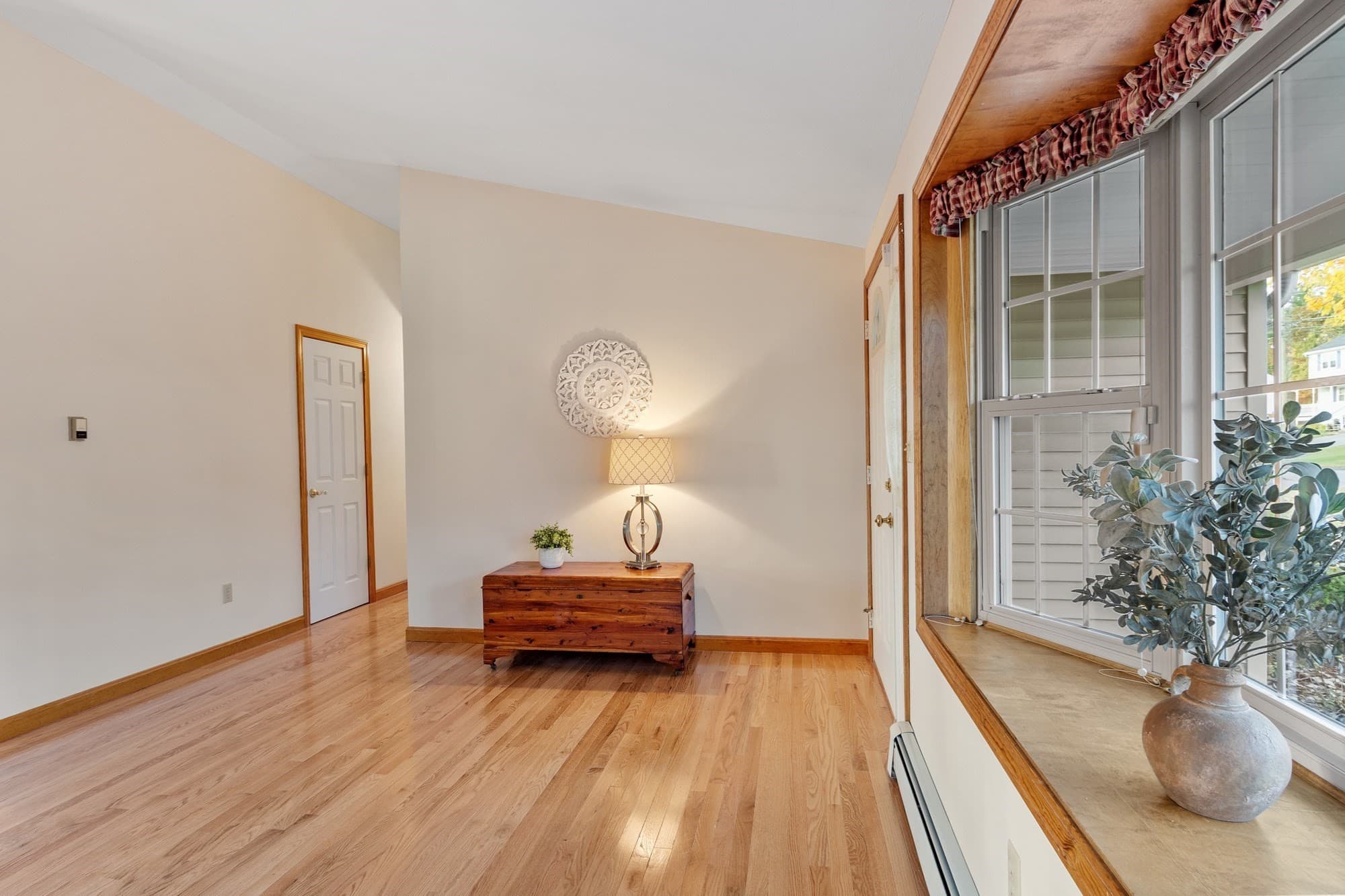 Single Family Residence at 122 Century Way, Gardner MA 01440, photo 8 of 42