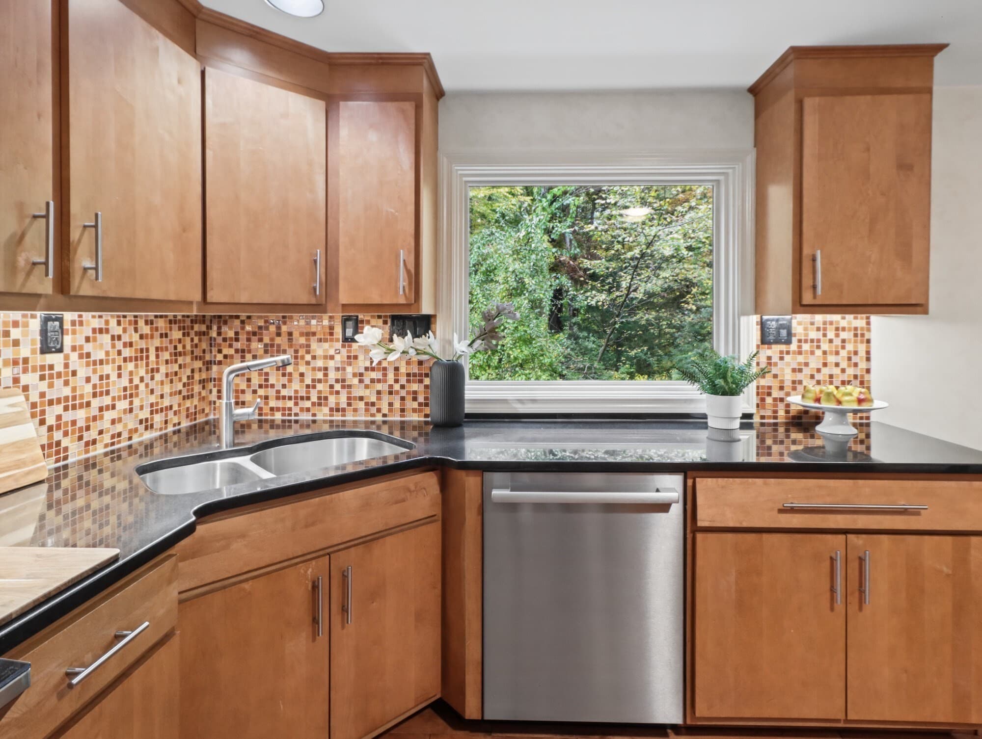 Single Family Residence at 9 Running Stream Rd, Rehoboth MA 02769, Rehoboth, photo 6 of 42
