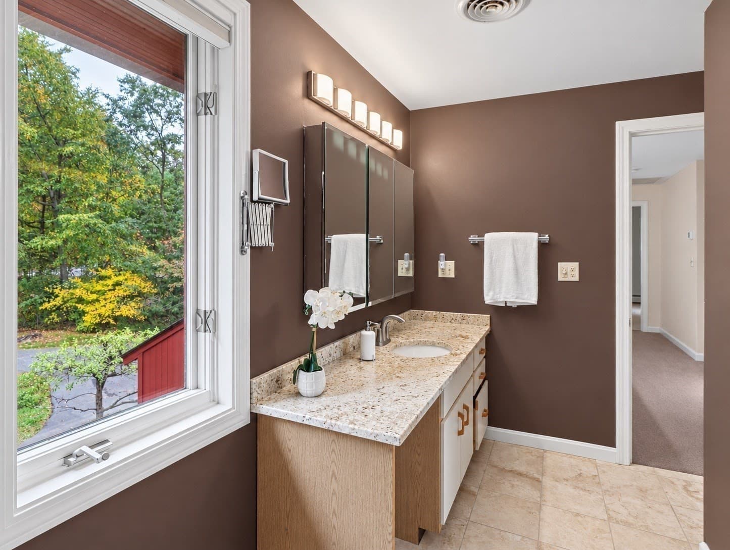 Single Family Residence at 9 Running Stream Rd, Rehoboth MA 02769, Rehoboth, photo 37 of 42