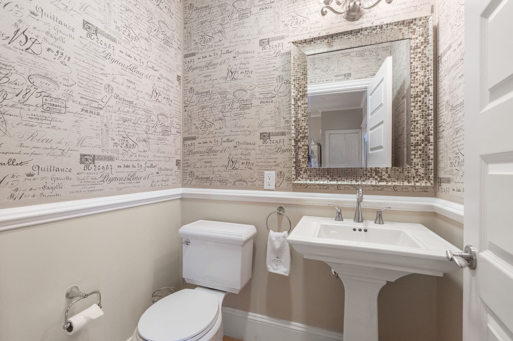 Condominium at 39 Backriver Rd # 39, Hingham MA 02043, Hingham, photo 10 of 30