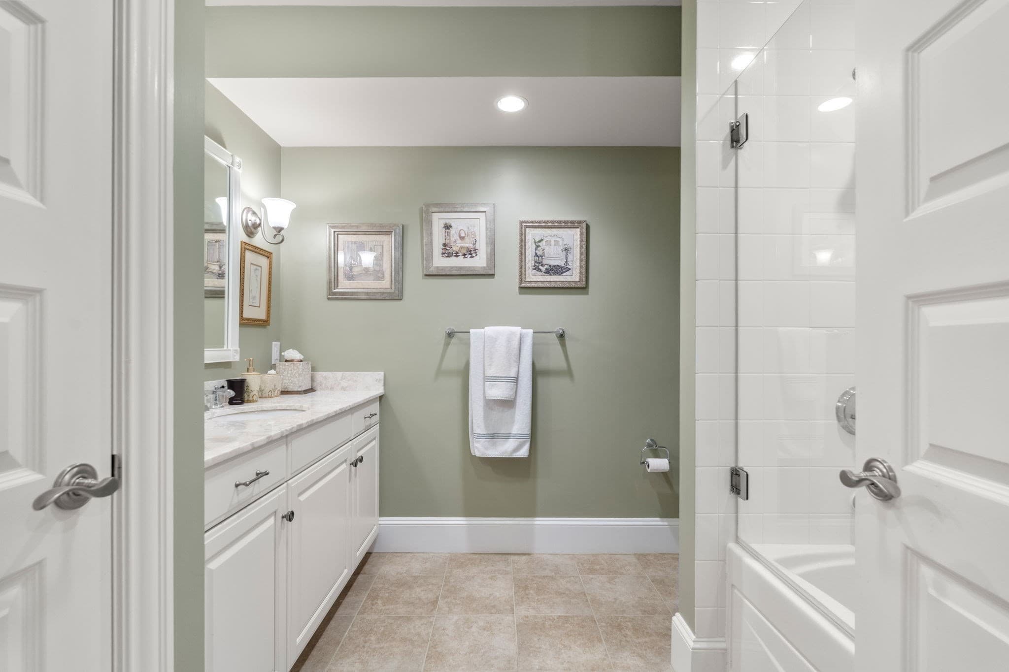 Condominium at 39 Backriver Rd # 39, Hingham MA 02043, Hingham, photo 25 of 30