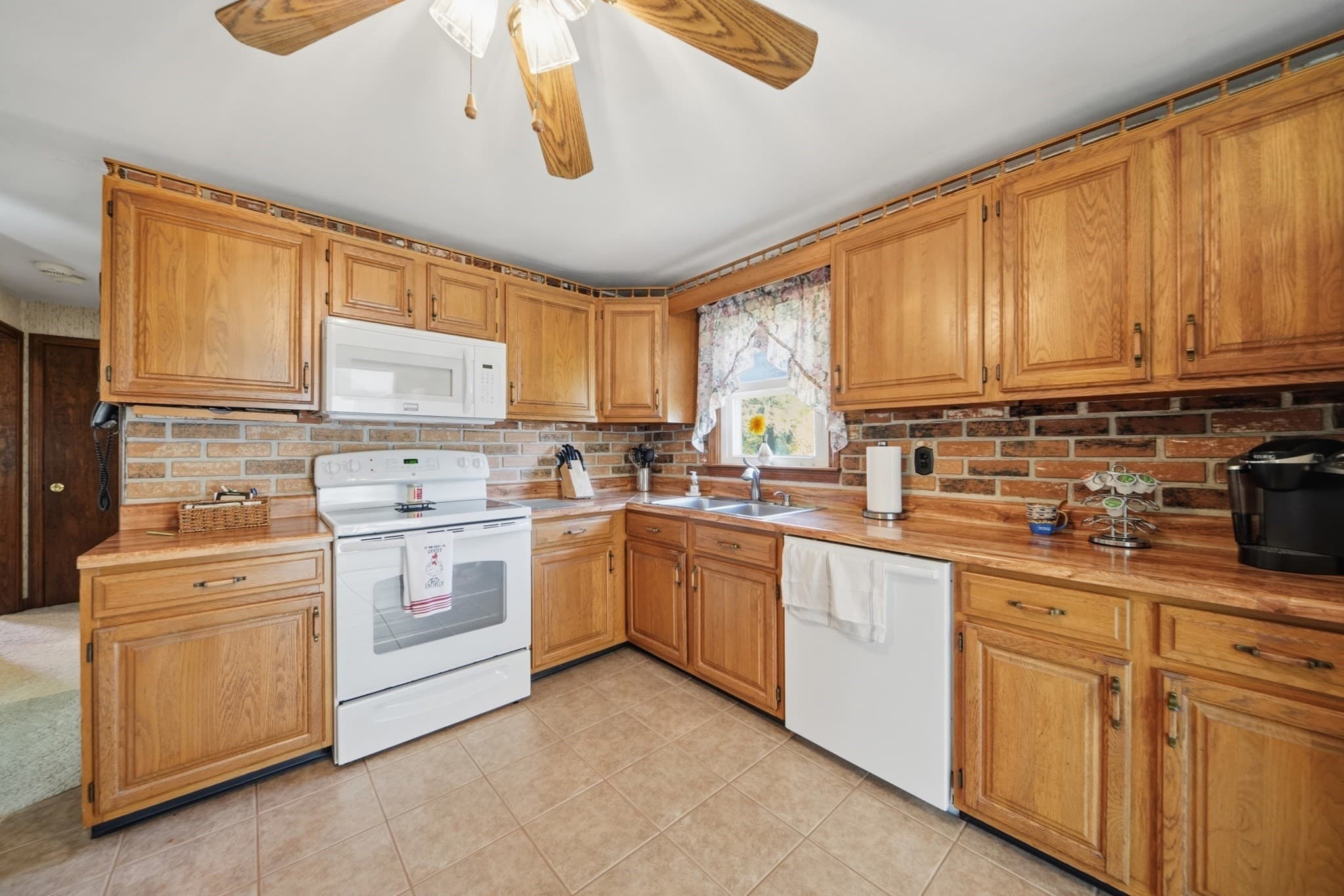 Single Family Residence at 62 Faith Ave, Dracut MA 01826, photo 16 of 42