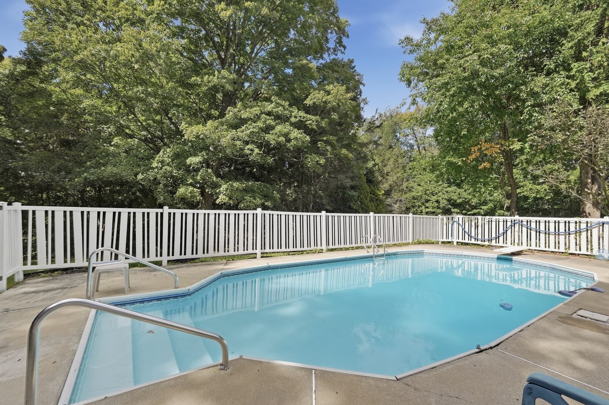 Single Family Residence at 27 Old Meetinghouse Road, Auburn MA 01501, photo 32 of 36