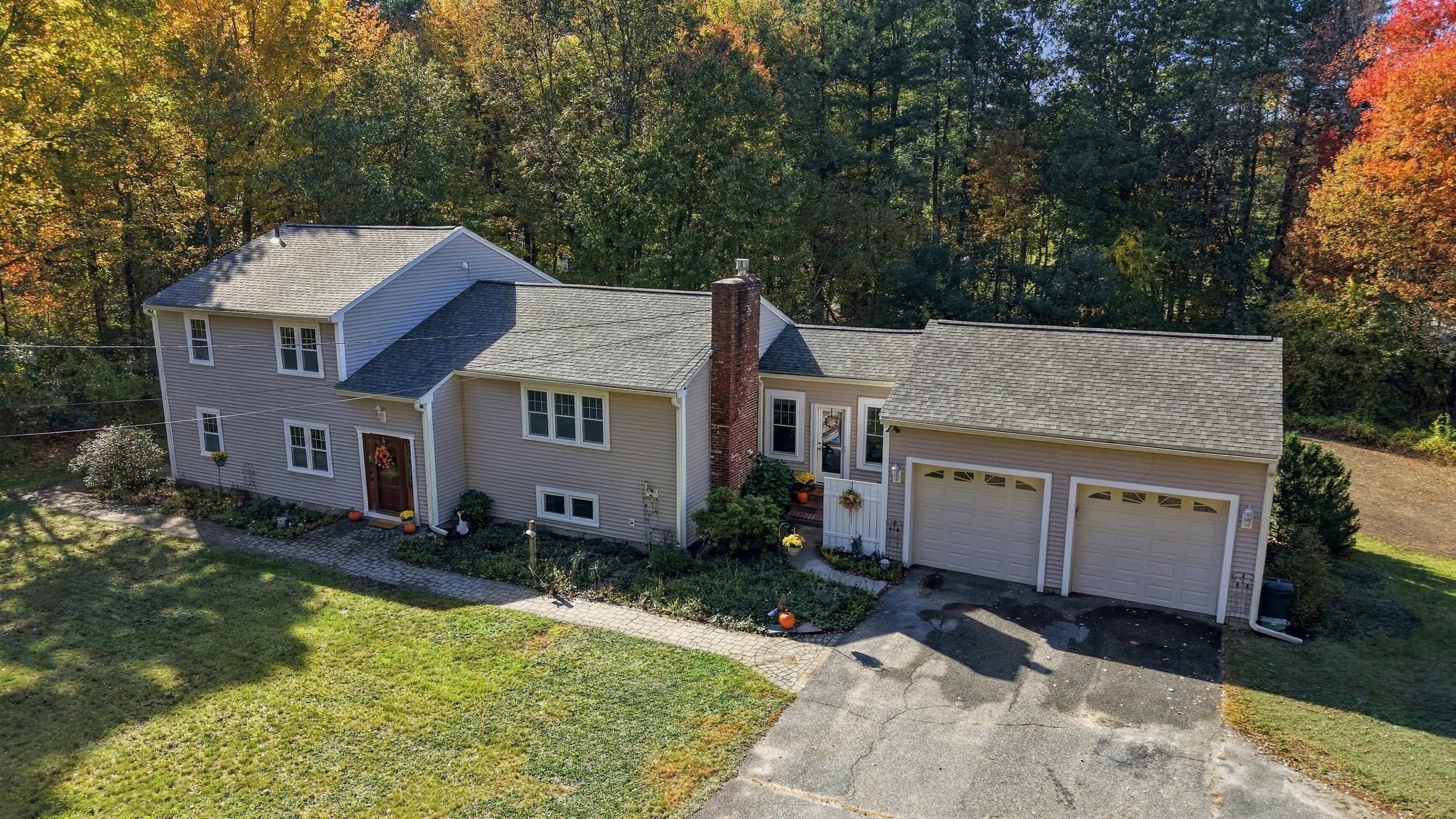 Single Family Residence at 401 Longley Rd, Groton MA 01450, photo 4 of 42