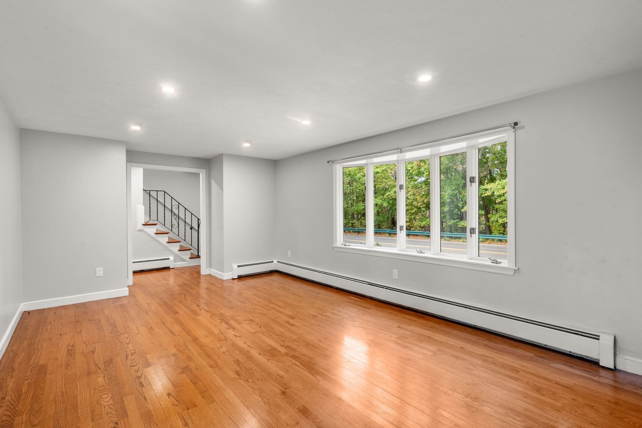 Single Family Residence at 54 Furnace Brook Pkwy, Quincy MA 02169, Quincy, photo 5 of 35