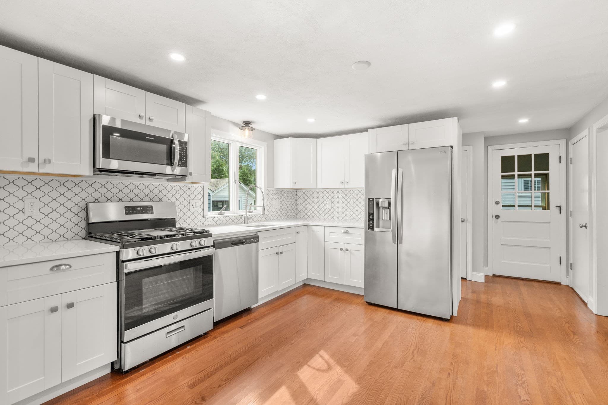 Single Family Residence at 54 Furnace Brook Pkwy, Quincy MA 02169, Quincy, photo 11 of 35