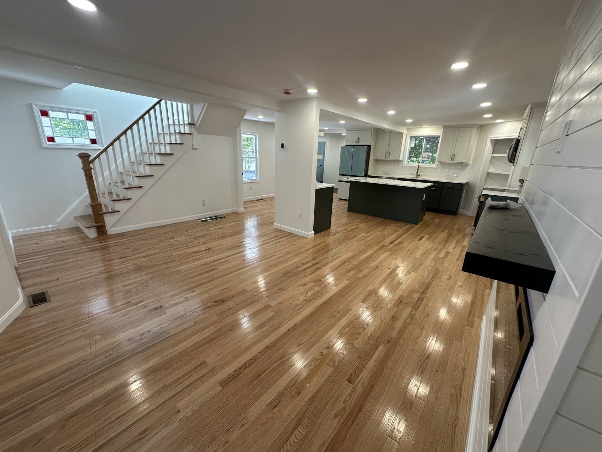 Single Family Residence at 3 Regan Pl, Leominster MA 01453, photo 3 of 25