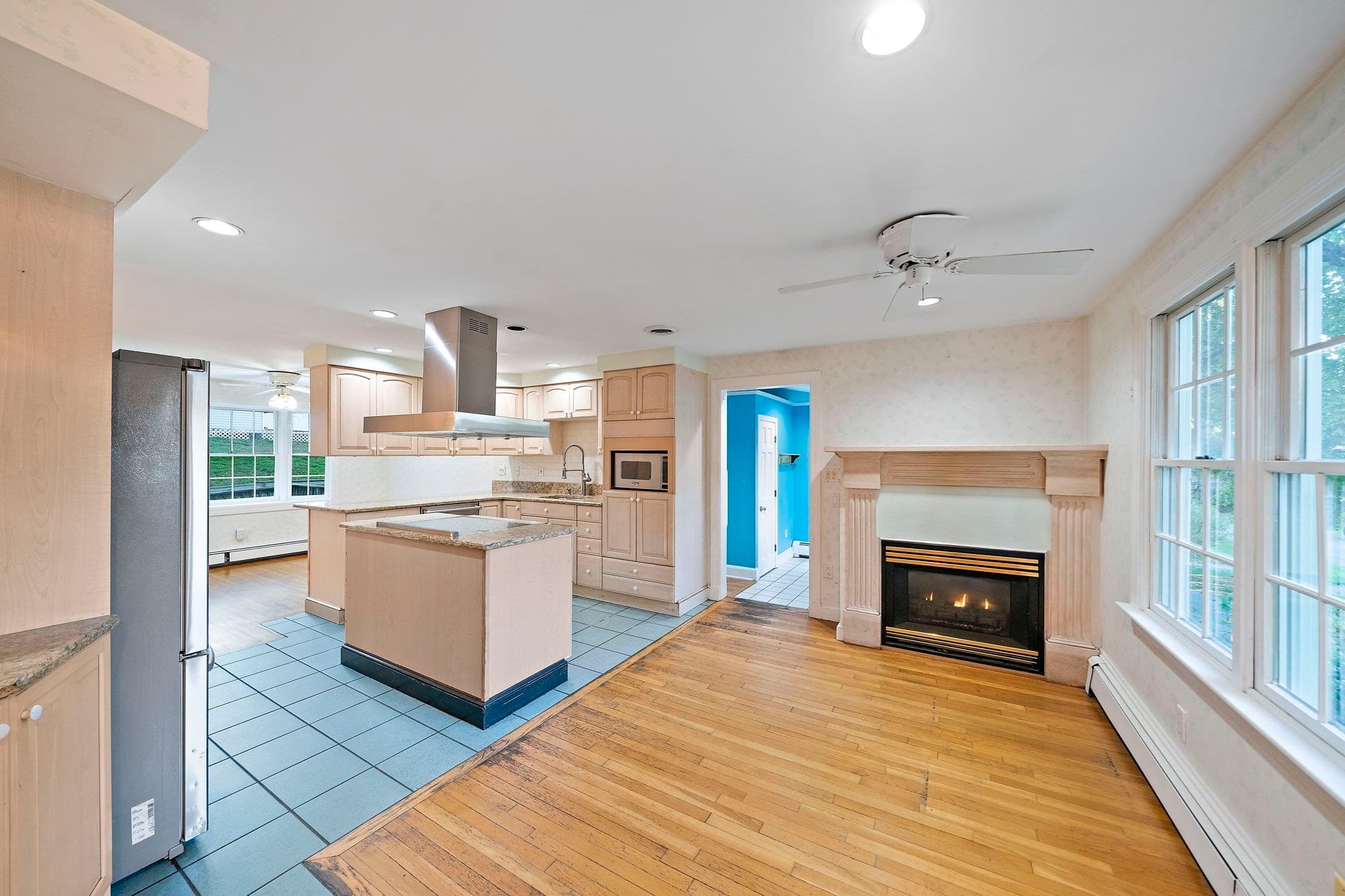 Single Family Residence at 140 Mount Vernon Rd E, Weymouth MA 02189, Weymouth, photo 4 of 42