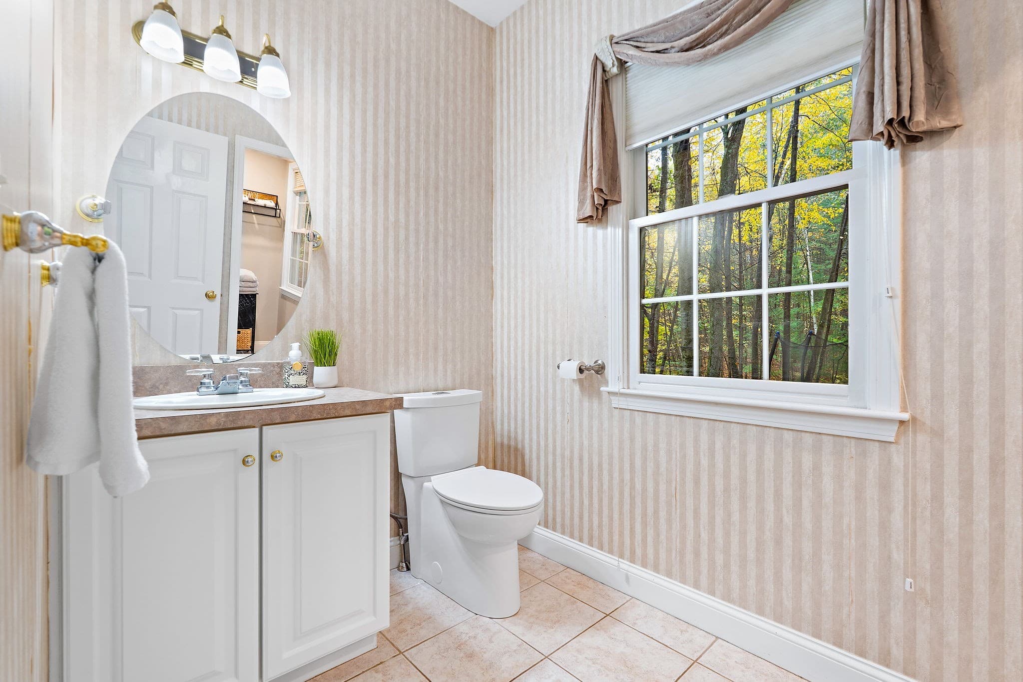 Single Family Residence at 525 Old Harvard Road, Boxborough MA 01719, Boxborough, photo 12 of 37
