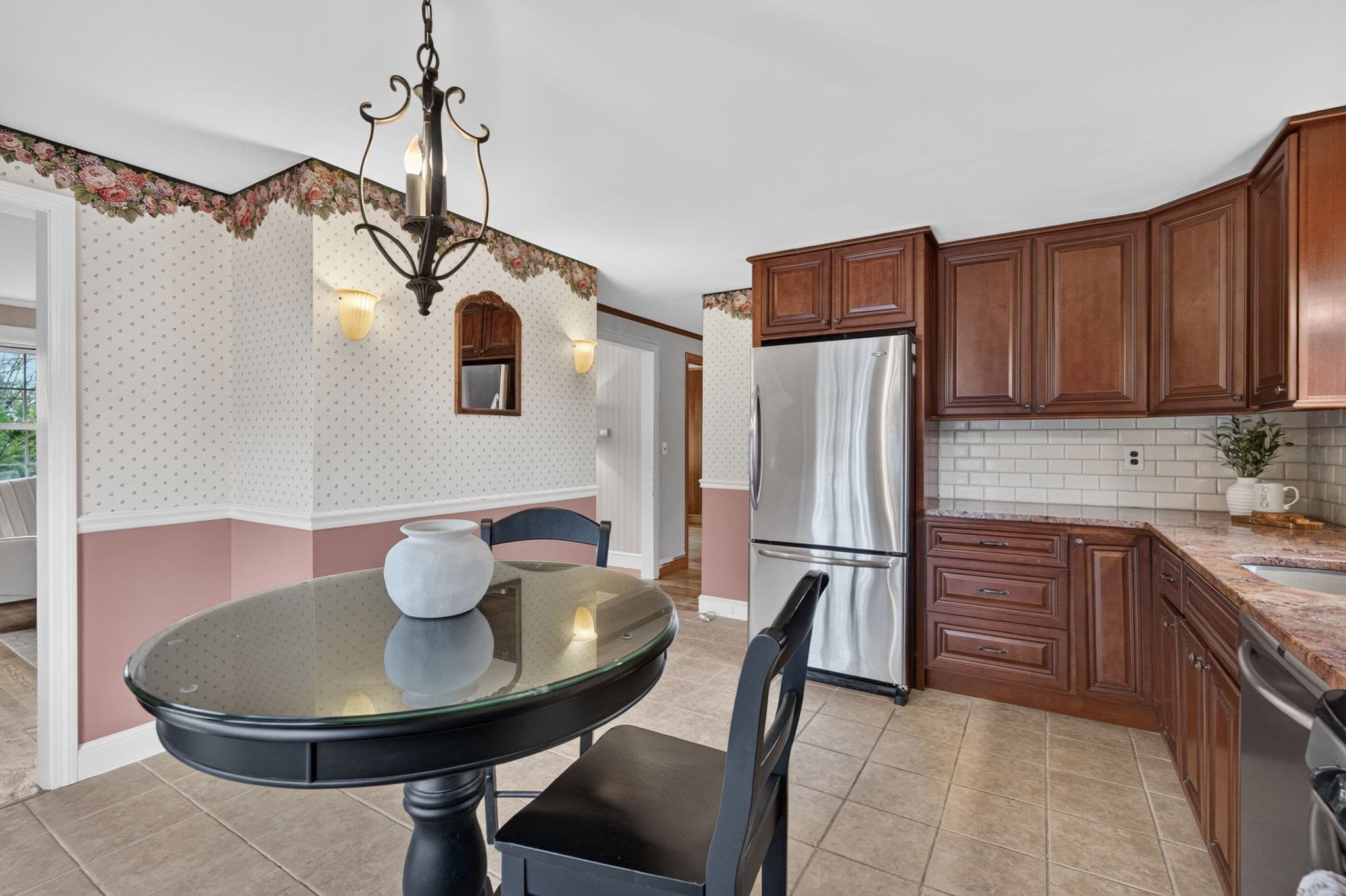 Single Family Residence at 94 Peever St, Methuen MA 01844, photo 9 of 34