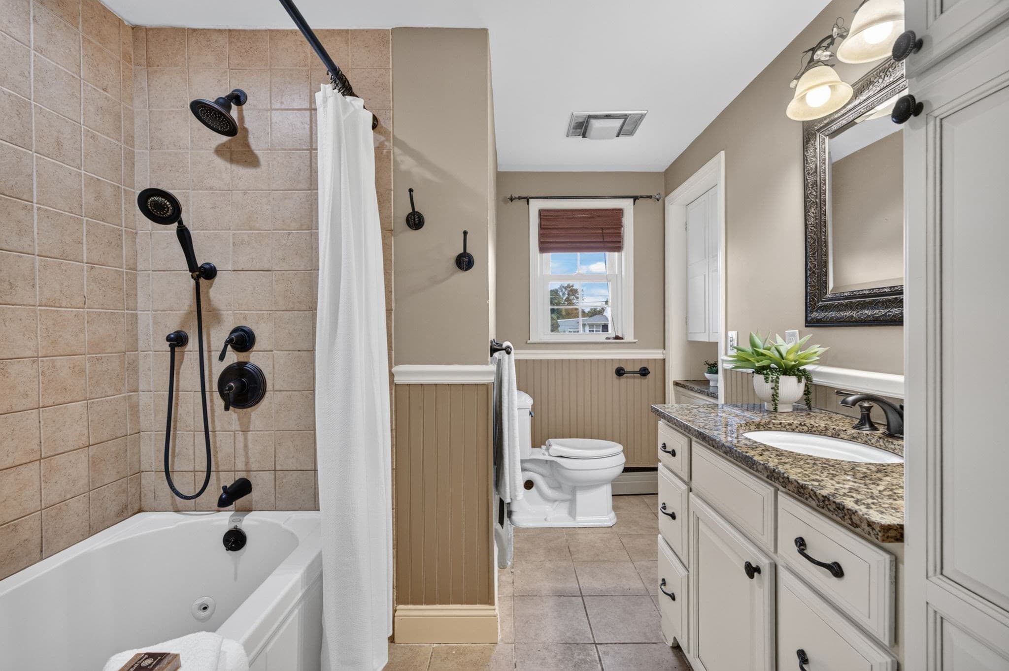 Single Family Residence at 94 Peever St, Methuen MA 01844, photo 10 of 34