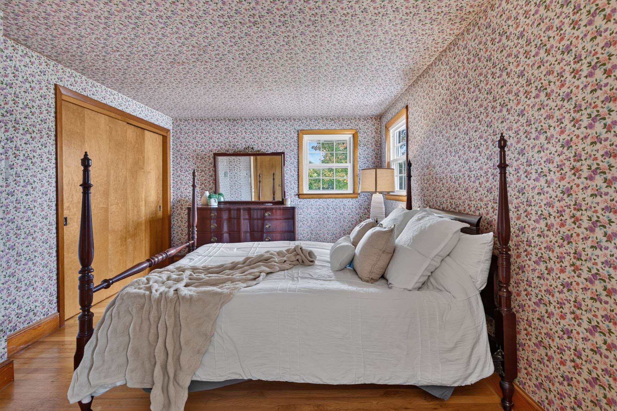 Single Family Residence at 94 Peever St, Methuen MA 01844, photo 14 of 34