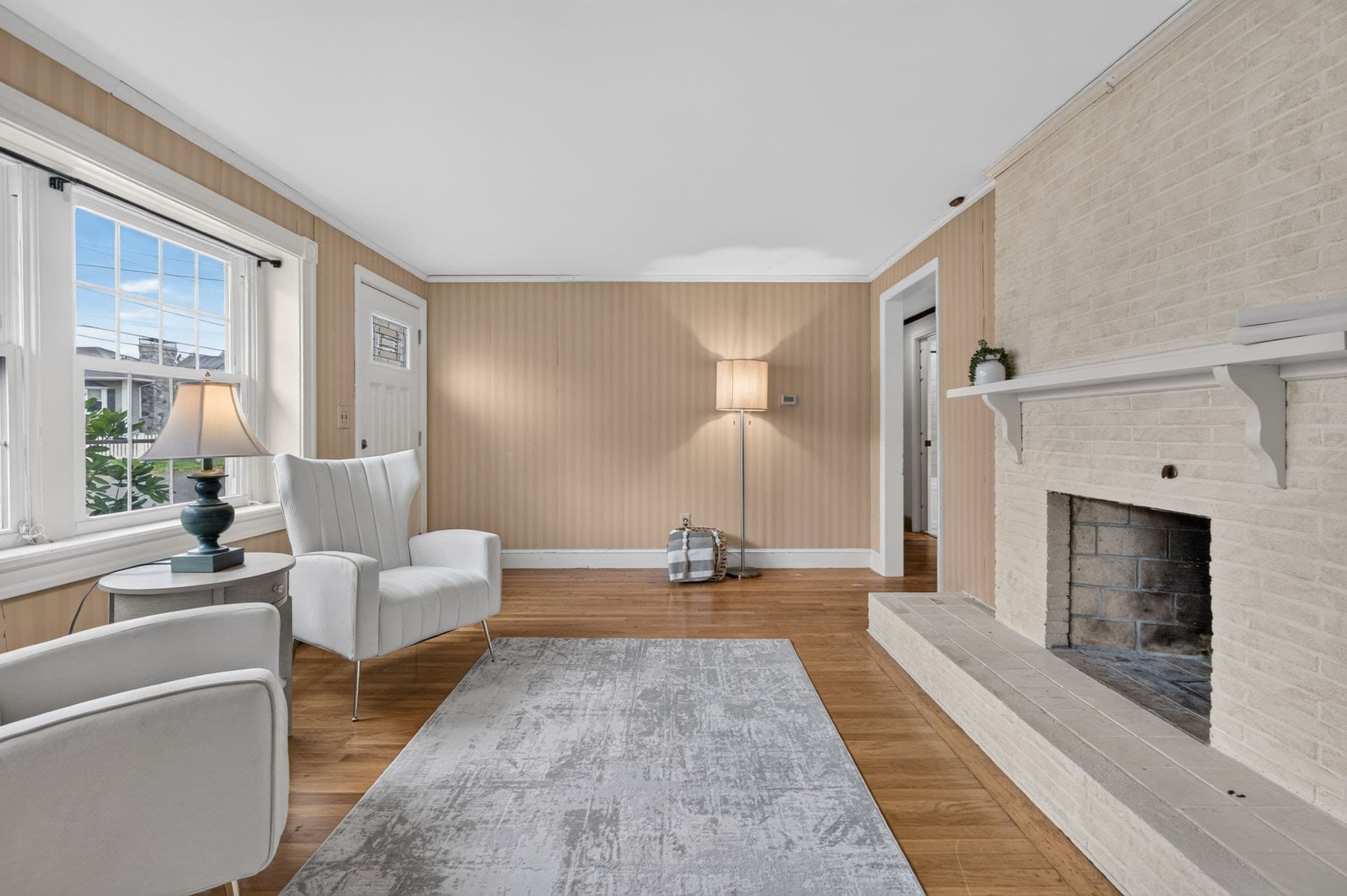 Single Family Residence at 94 Peever St, Methuen MA 01844, photo 4 of 34