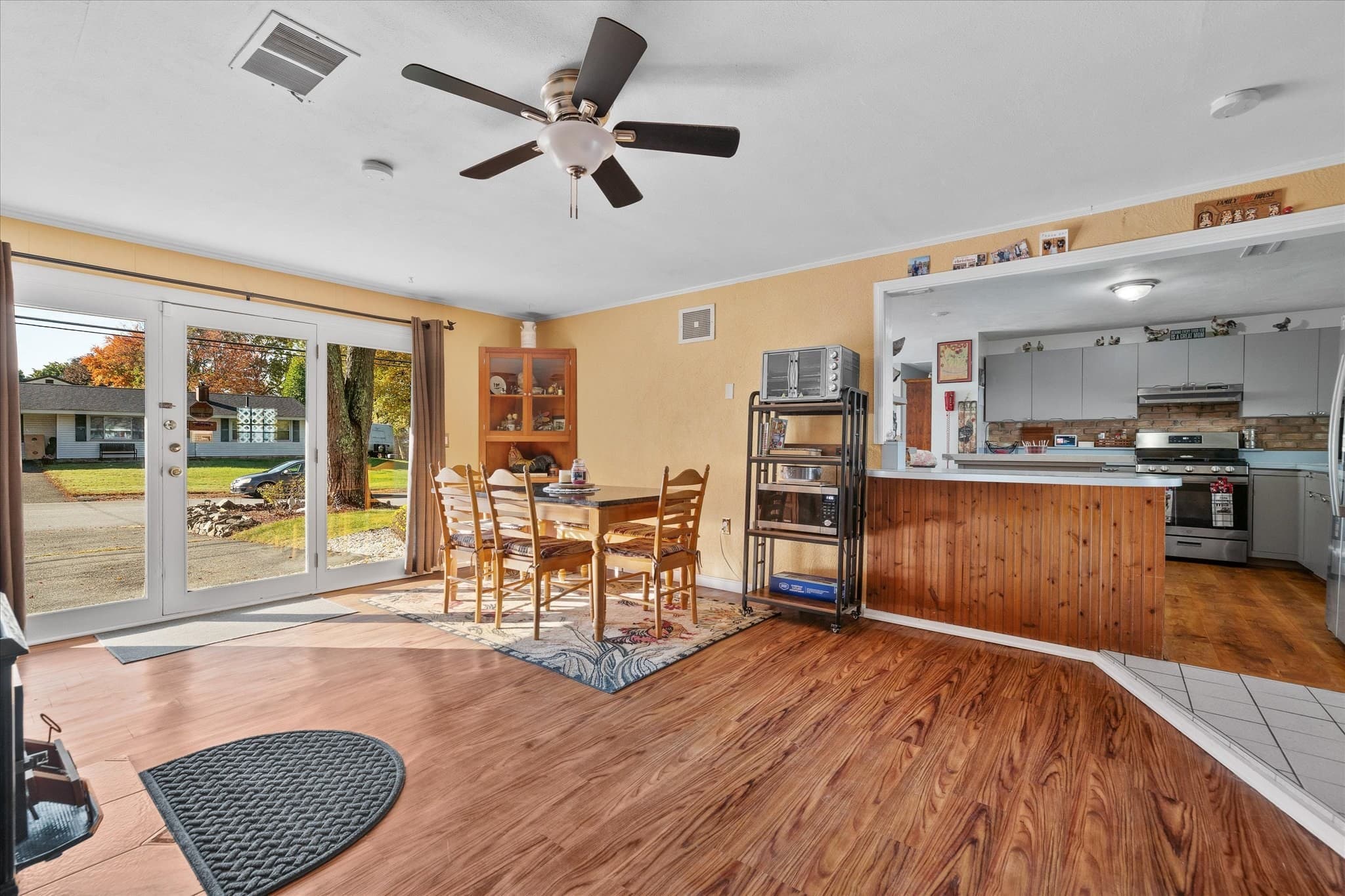 Single Family Residence at 5 Caroline Drive, Bellingham MA 02019, photo 16 of 33