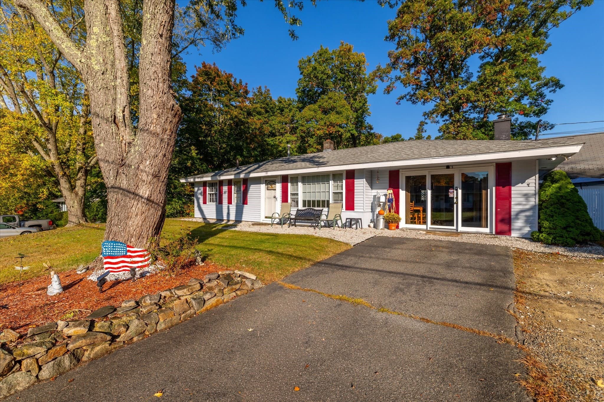 5 Caroline Drive, Bellingham MA 02019