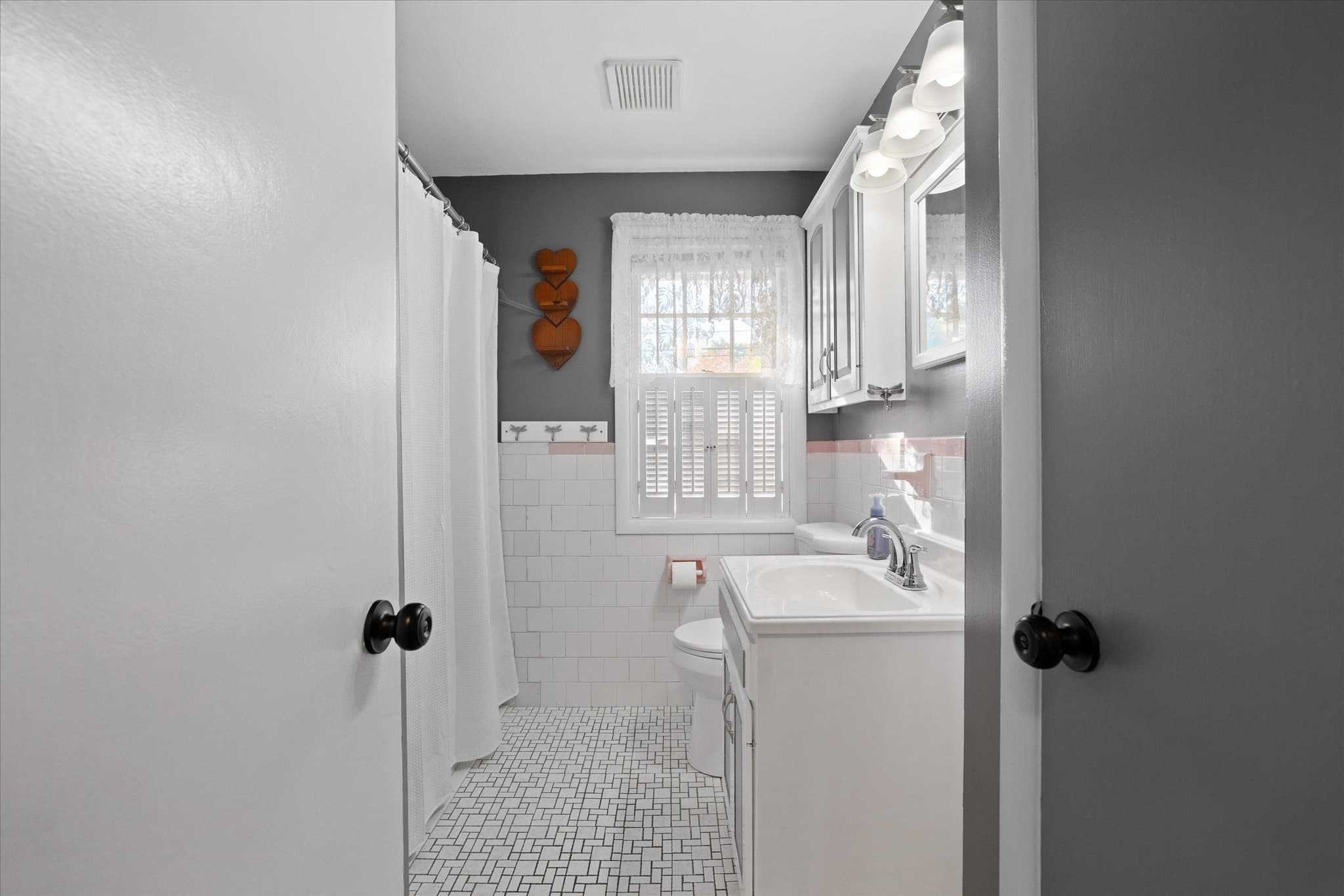 Single Family Residence at 5 Caroline Drive, Bellingham MA 02019, photo 20 of 33