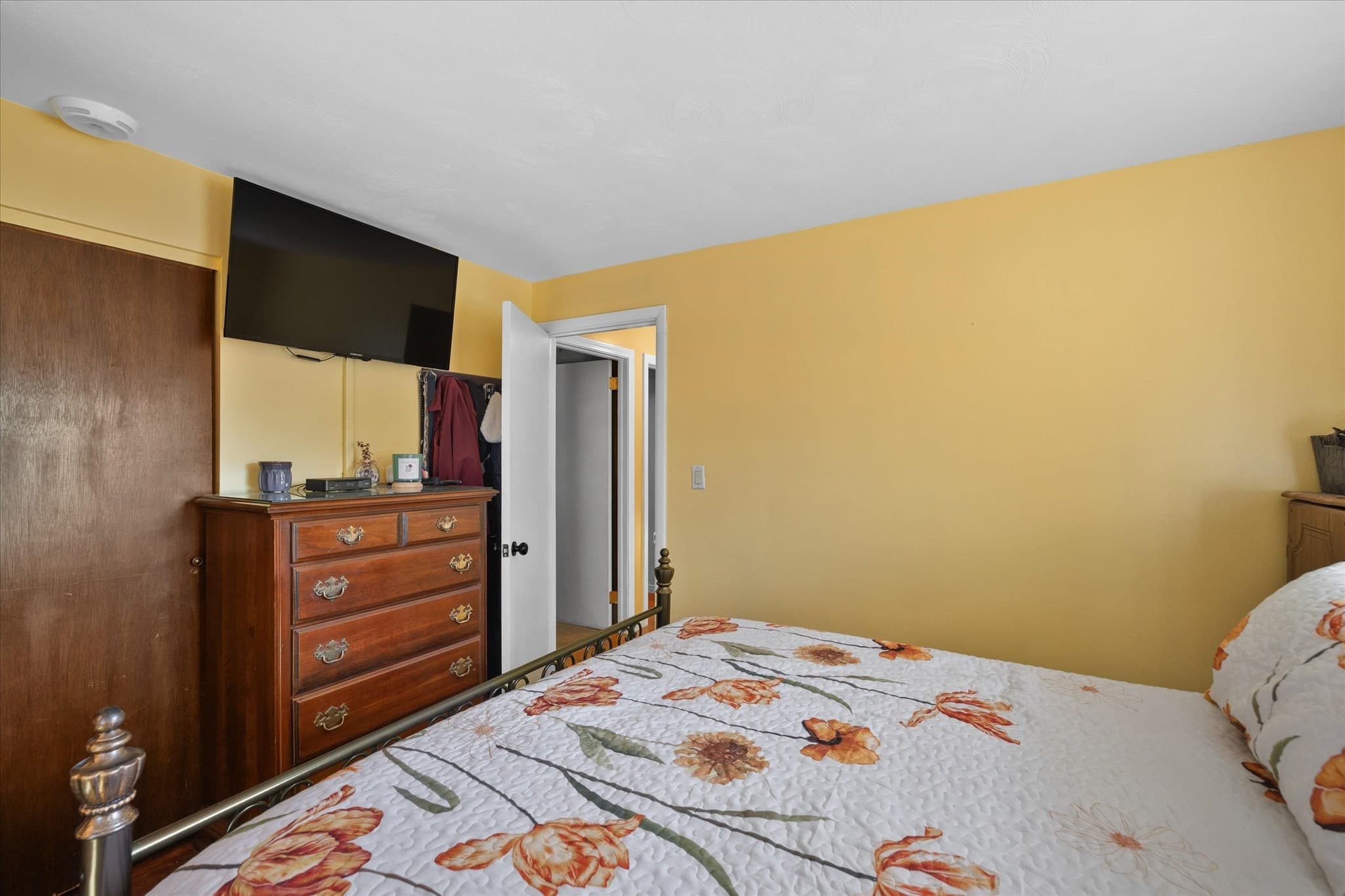 Single Family Residence at 5 Caroline Drive, Bellingham MA 02019, photo 24 of 33