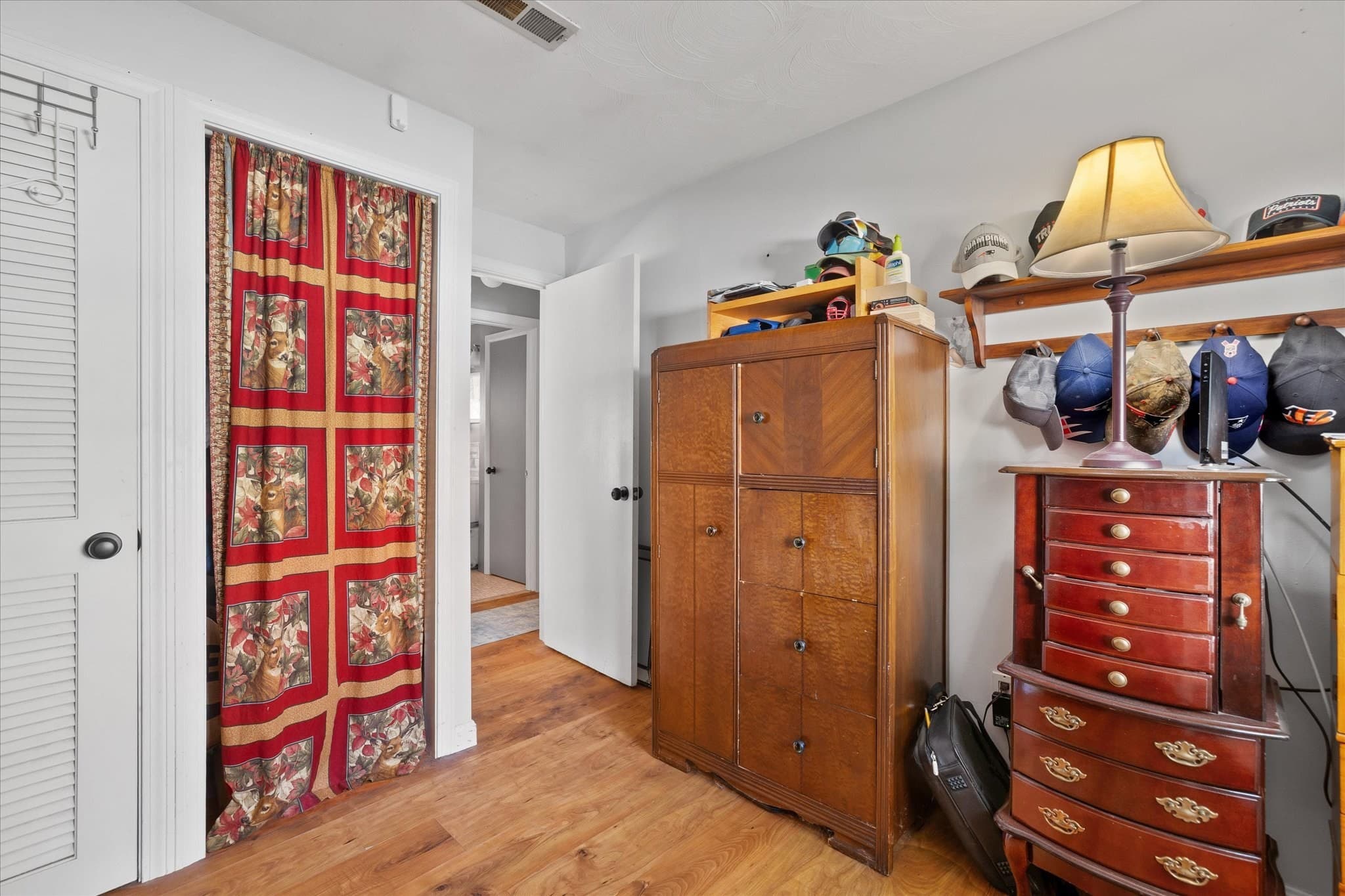 Single Family Residence at 5 Caroline Drive, Bellingham MA 02019, photo 19 of 33