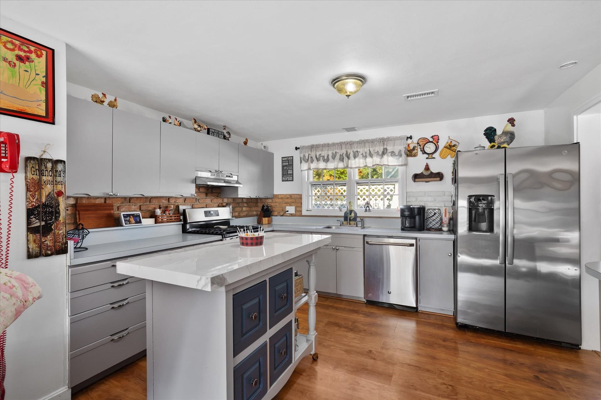 Single Family Residence at 5 Caroline Drive, Bellingham MA 02019, photo 8 of 33
