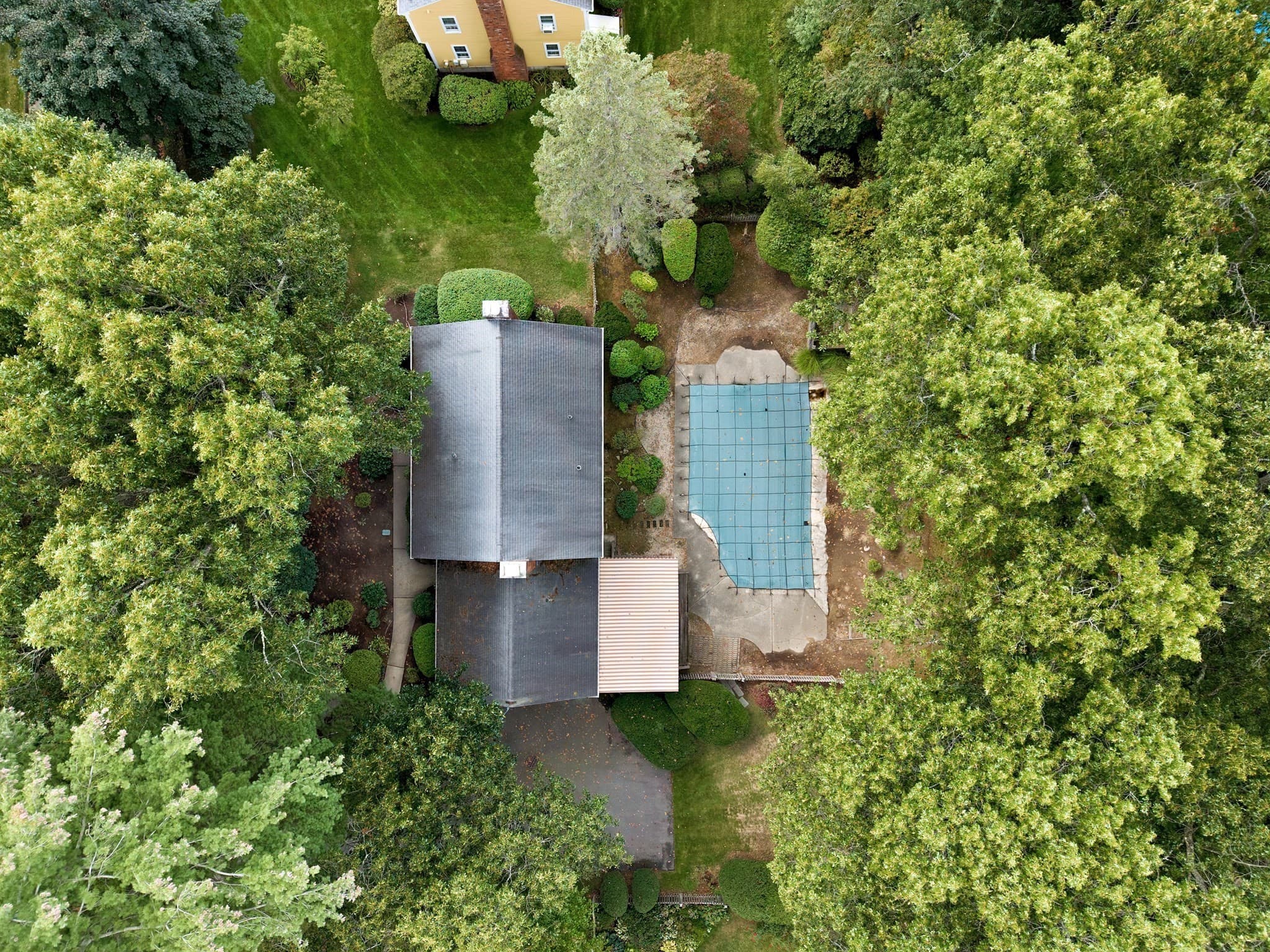 Single Family Residence at 170 Coventry Ln, Longmeadow MA 01106, photo 9 of 32