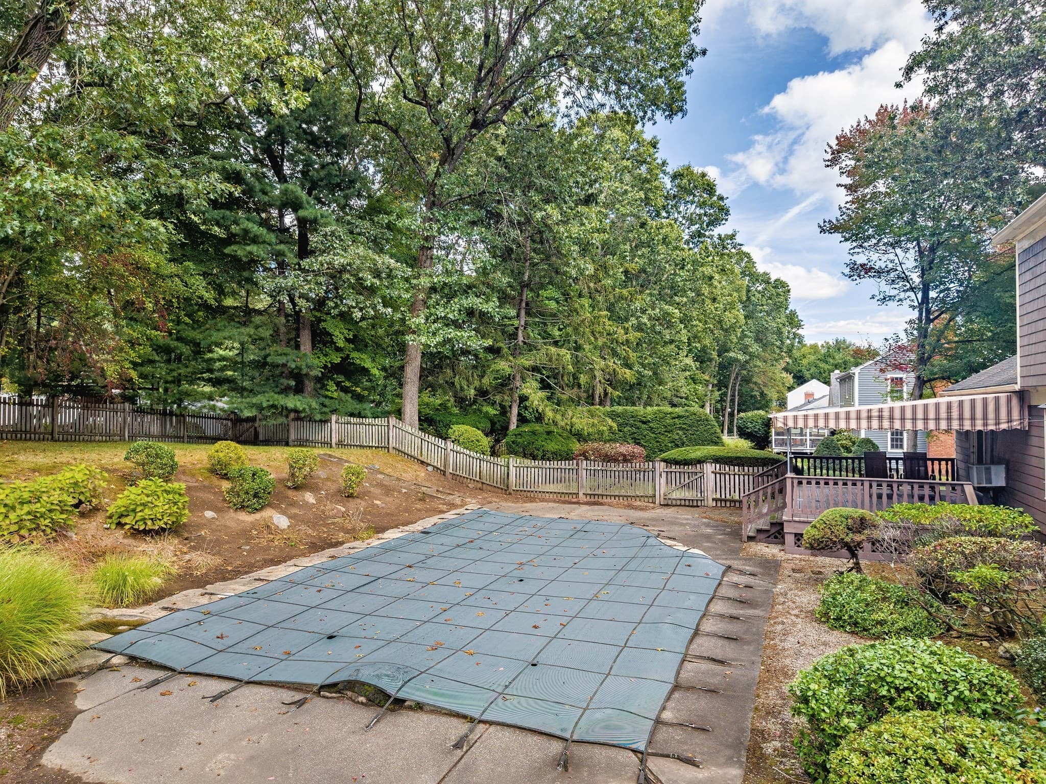 Single Family Residence at 170 Coventry Ln, Longmeadow MA 01106, photo 8 of 32