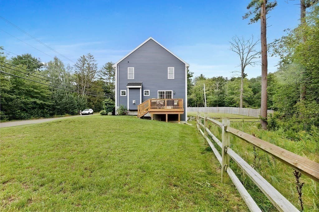 Single Family Residence at 75 Old Oak St, East Bridgewater MA 02333, photo 17 of 20