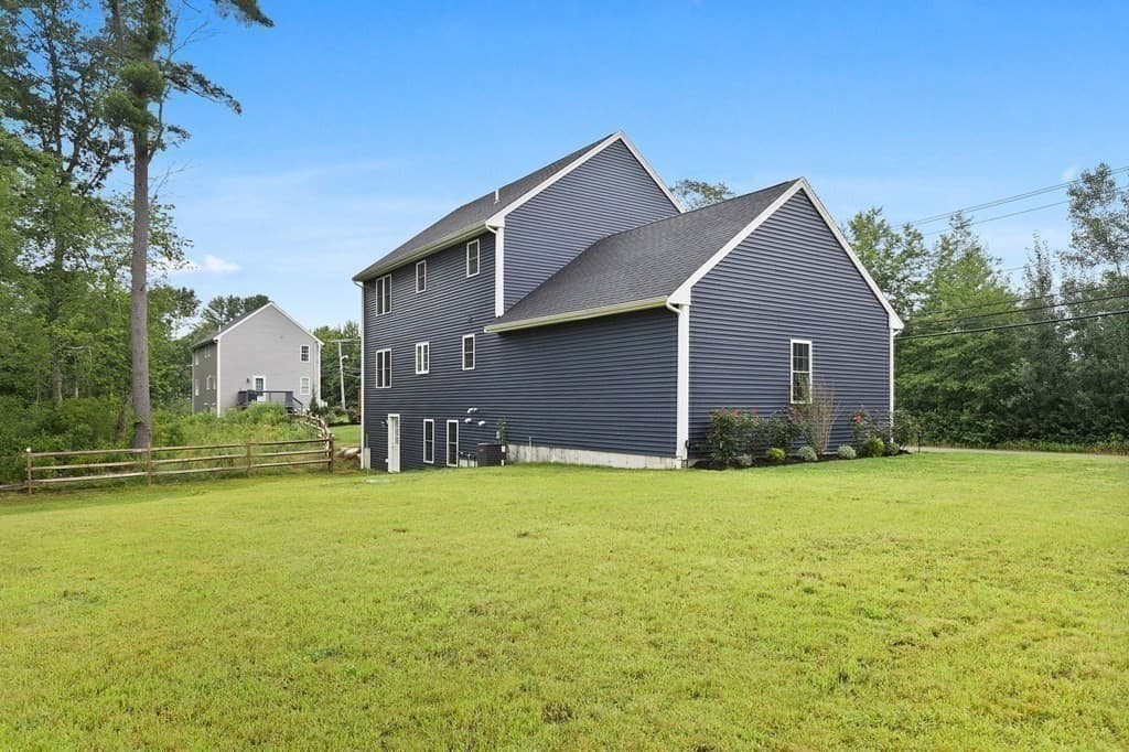 Single Family Residence at 75 Old Oak St, East Bridgewater MA 02333, photo 18 of 20