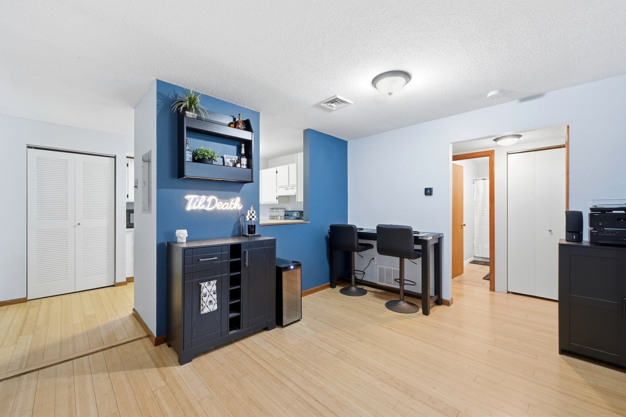 Condominium at 371 Aiken Ave # 10, Lowell MA 01850, Lowell, photo 7 of 39