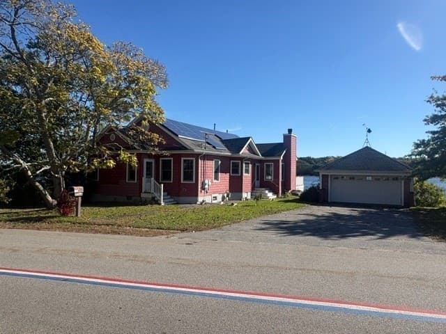 Single Family Residence at 3470 Riverside Ave, Somerset MA 02769, photo 2 of 18