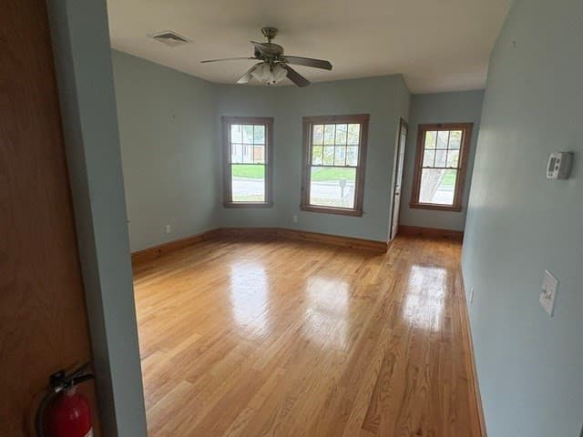 Single Family Residence at 3470 Riverside Ave, Somerset MA 02769, photo 9 of 18