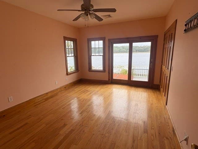 Single Family Residence at 3470 Riverside Ave, Somerset MA 02769, photo 8 of 18