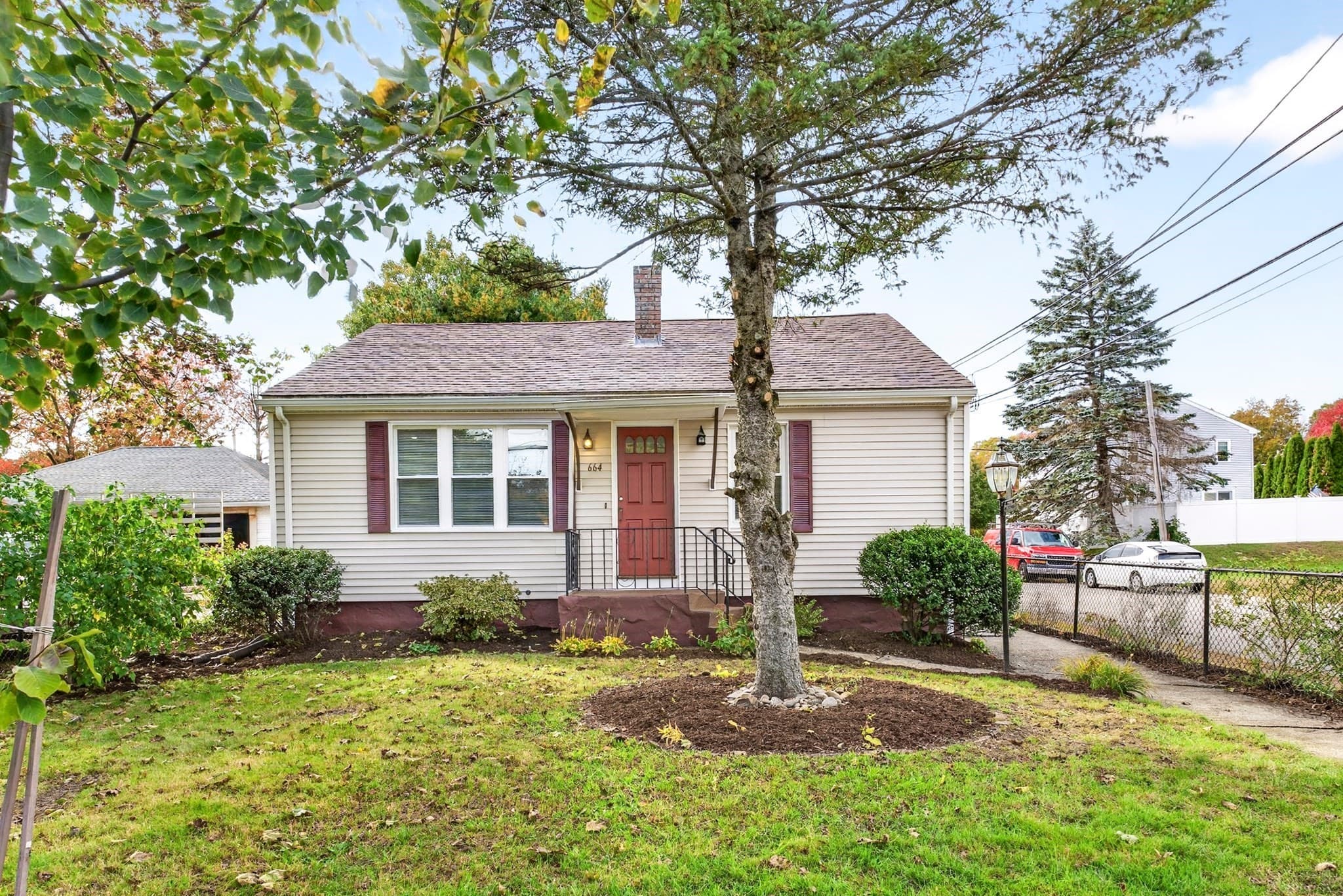 664 Rathbun St, Blackstone MA 01503