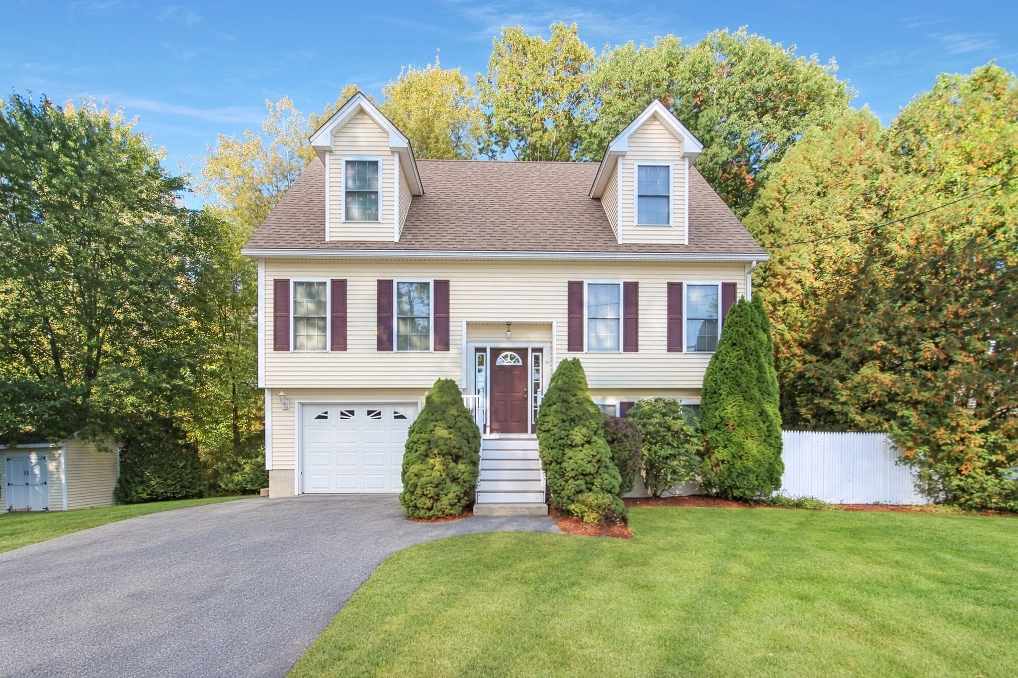 Single Family Residence at 170 Bay State Rd, Methuen MA 01844, photo 2 of 38