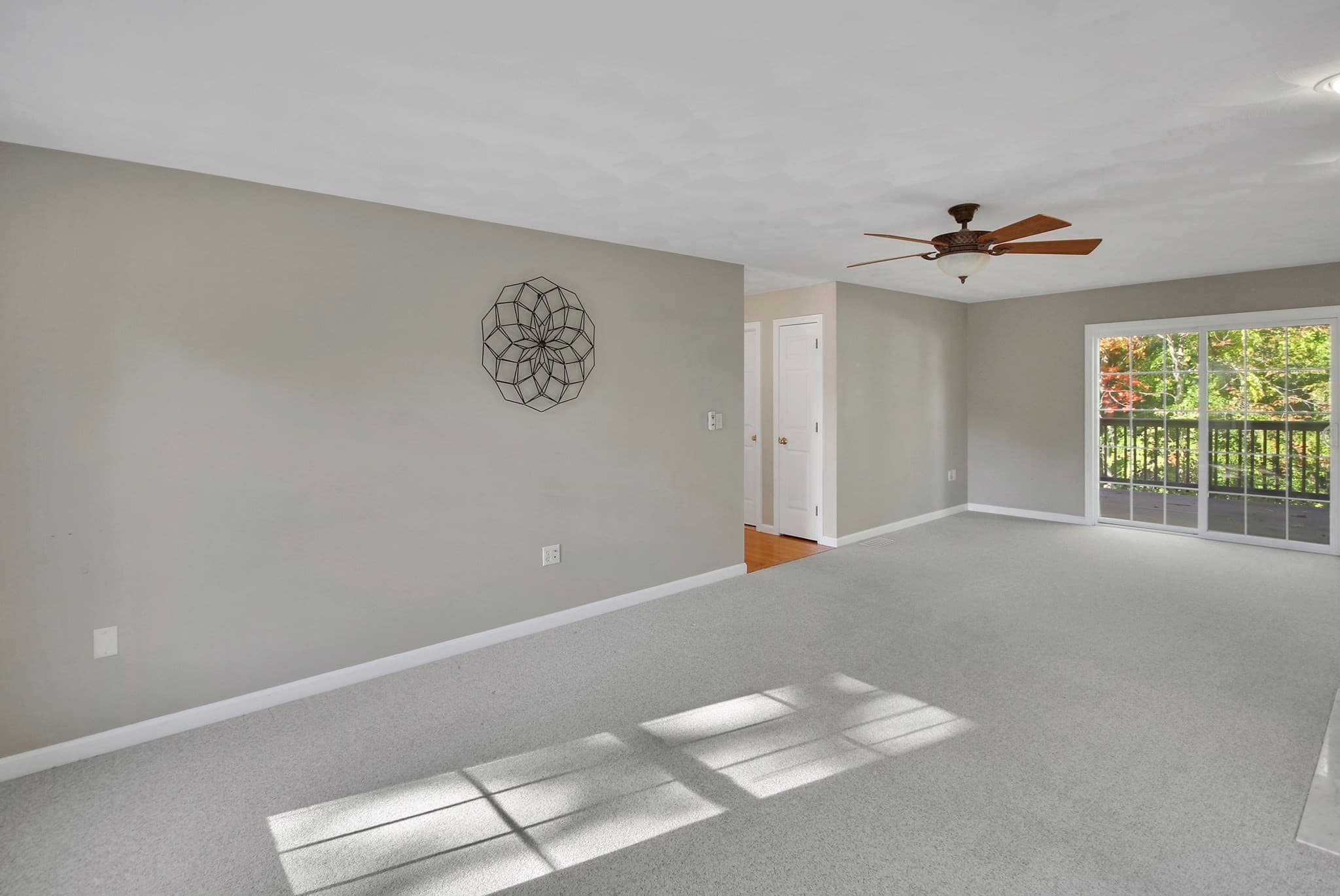 Single Family Residence at 170 Bay State Rd, Methuen MA 01844, photo 6 of 38