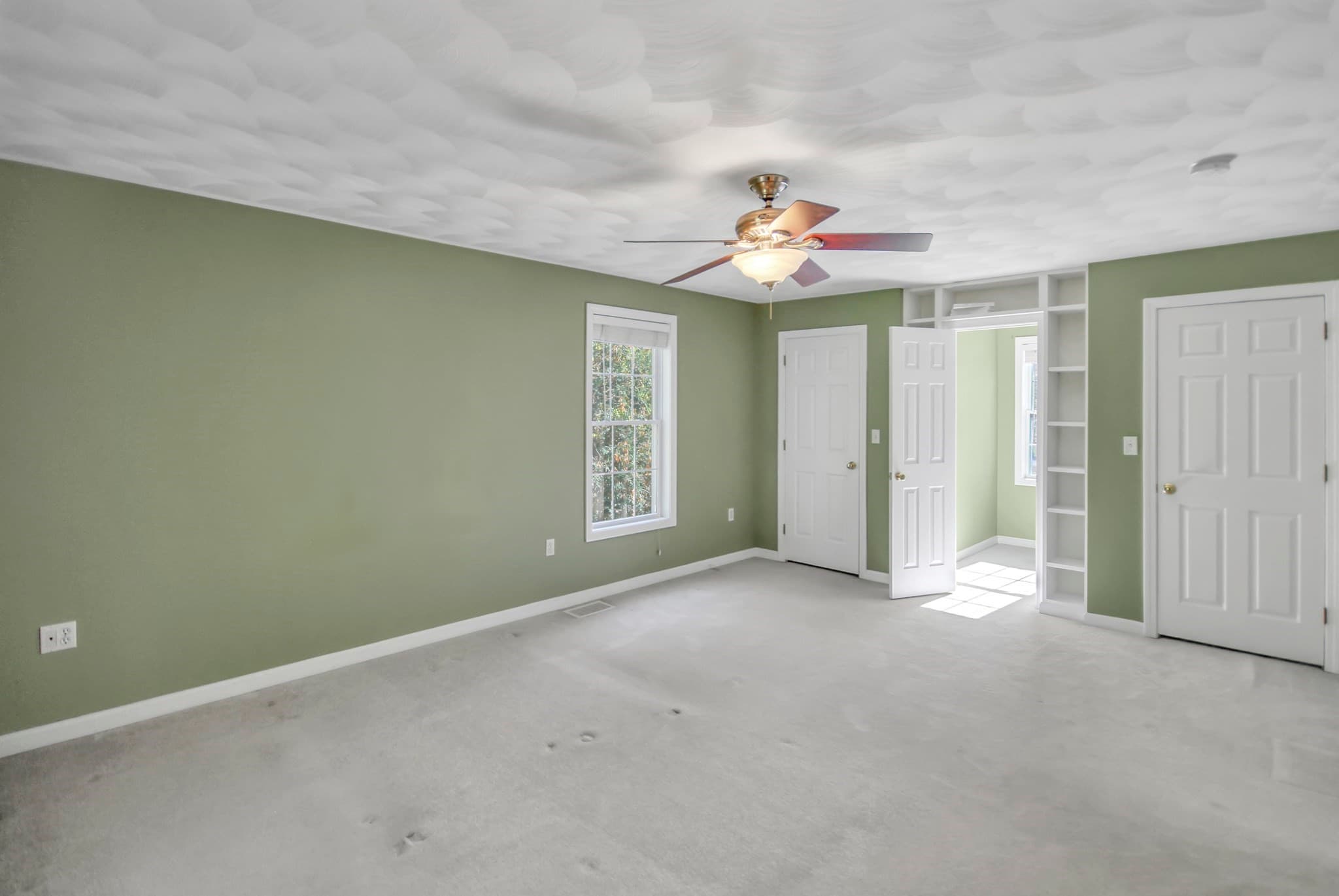 Single Family Residence at 170 Bay State Rd, Methuen MA 01844, photo 17 of 38